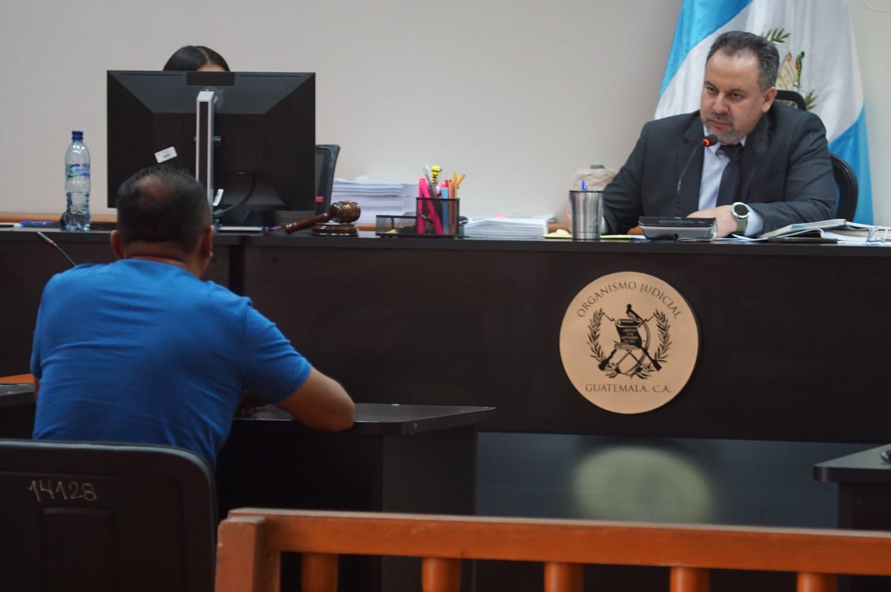 Tras aceptar cargos, agente de PNC vinculado a “Los R” es condenado a un año y medio de prisión