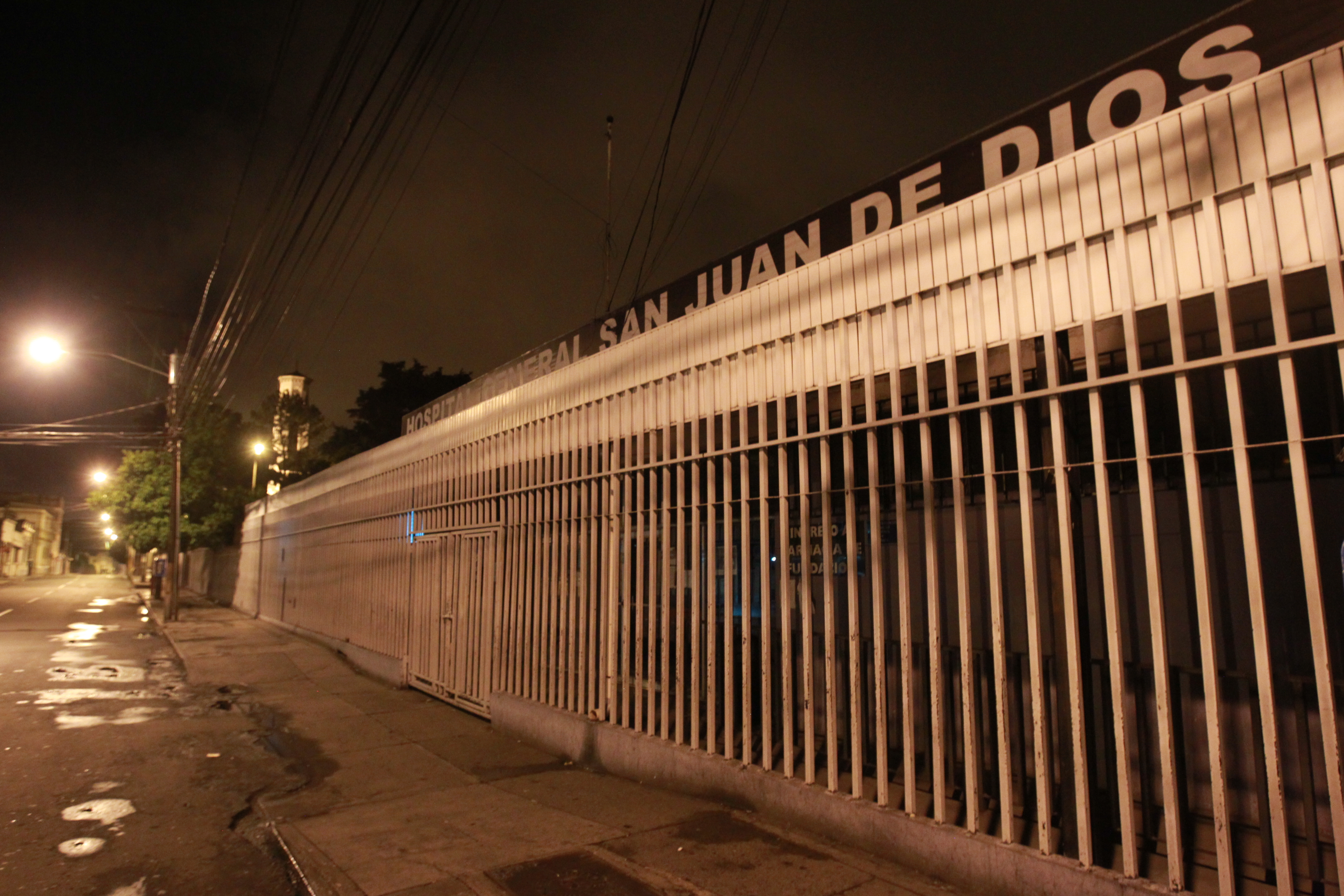 Hospital San Juan de Dios investiga supuesta muerte de paciente en la avenida Elena, zona 1