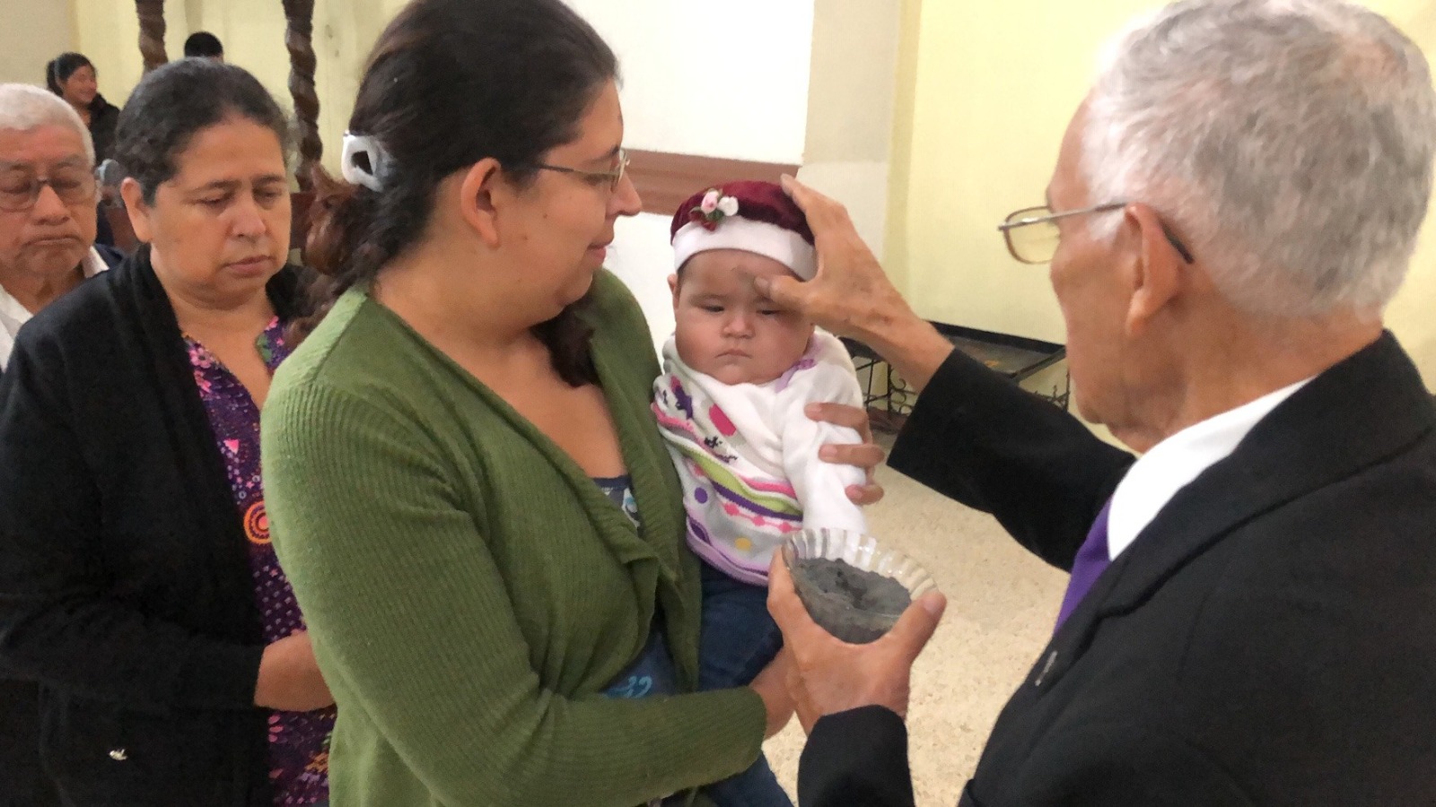 Miércoles de Ceniza: ¿Los niños deben recibir la cruz y practicar el ayuno?