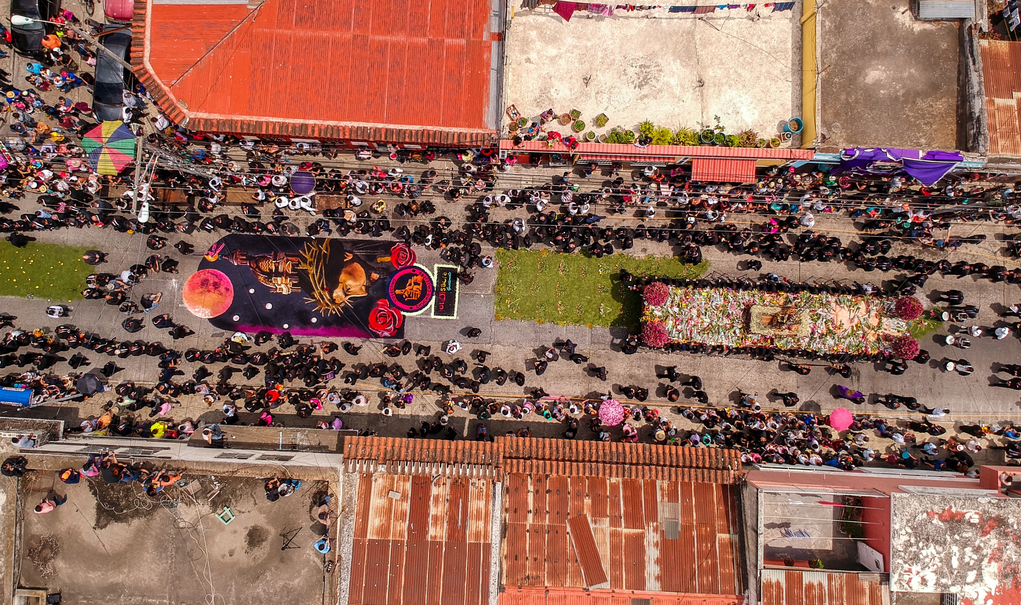 Artesanos de la Semana Santa: Las dos mil horas previas a la Semana Mayor