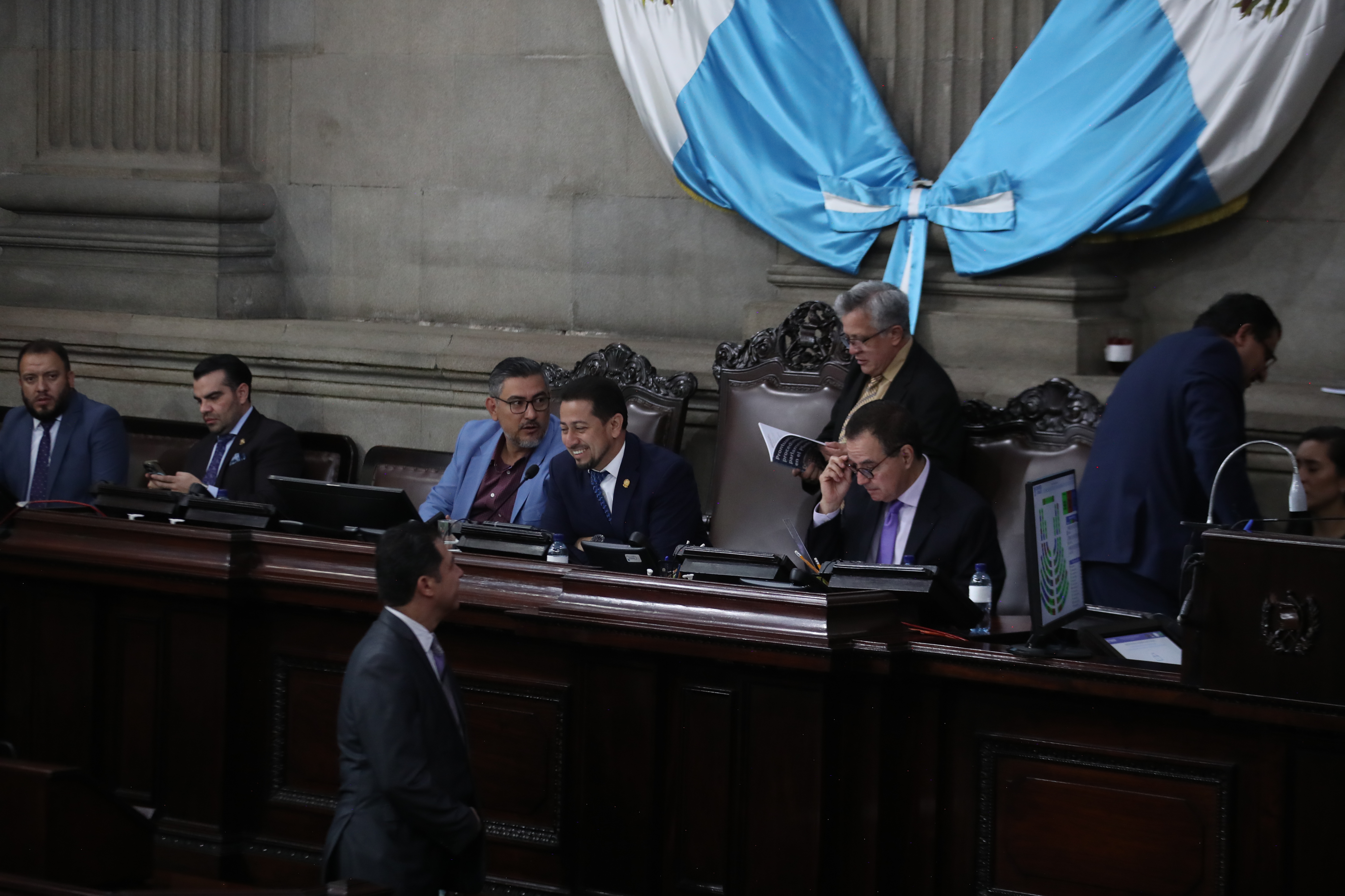 Oposición aprovecha orden de la CC para disputar la Junta Directiva del Congreso