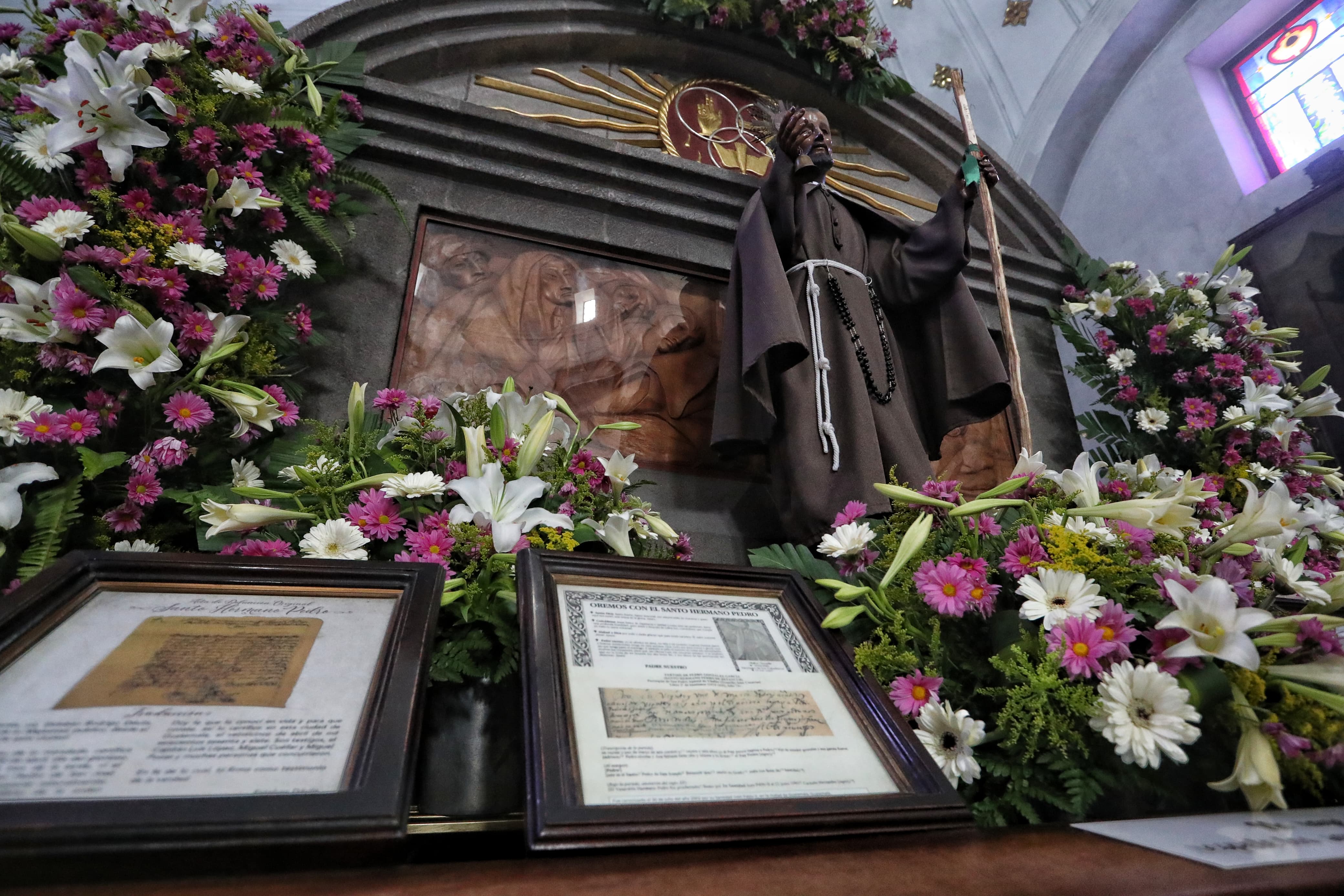 Tumba del Santo Hermano Pedro: reliquias, misterios y curiosidades reveladas en su exposición en Antigua Guatemala