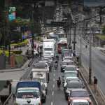 La normativa establece establecen disposiciones para motocicletas, automóviles particulares, transporte de pasajeros y de carga. (Foto Prensa Libre: Esbin García)