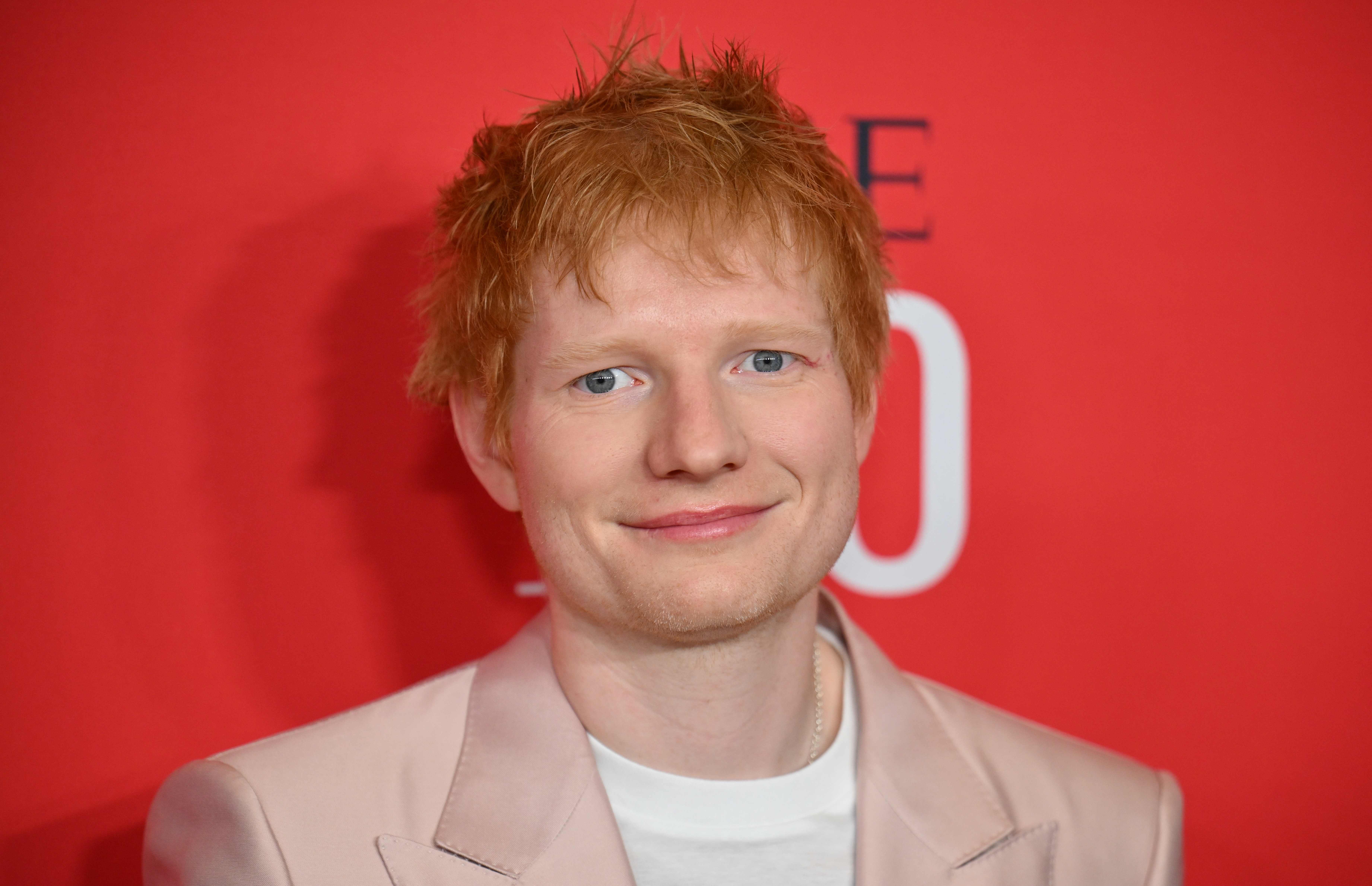 Ed Sheeran es un cantautor británico que ha sobresalido a nivel internacional por varios éxitos musicales posicionados en diversos ránquines mundiales. (Foto Prensa Libre: AFP)