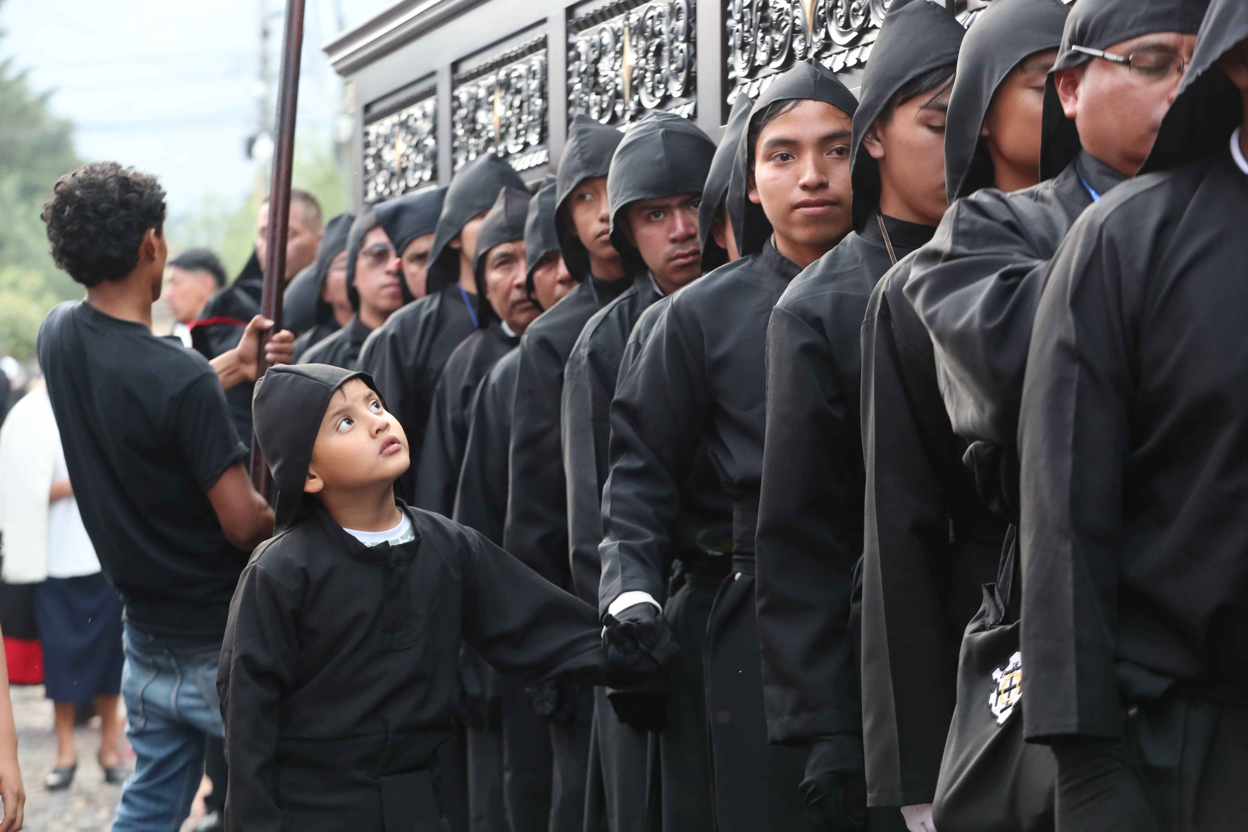 Fotos: Así se vivieron las procesiones de Viernes Santo en Guatemala 2025