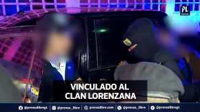 Steven Ovaldino, alias “Chipi”, el extraditable número 13 de 2025, cayó en un operativo en Zacapa. El Ministerio Público lo vincula con el clan Lorenzana, una organización acusada de movilizar toneladas de cocaína hacia México y EE. UU. ¿Cuál era su papel en esta red criminal? ¿Por qué lo reclama la justicia estadounidense? Aquí te contamos los detalles de la investigación, las rutas de la droga, el uso de armas de guerra y la respuesta del ministro de Gobernación.