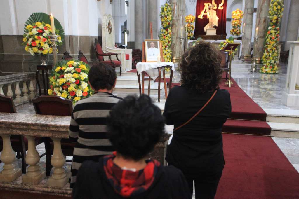 Misa en Catedral Metropolitana en Guatemala por muerte del papa Francisco hoy lunes 21 de abril 2025 (3)