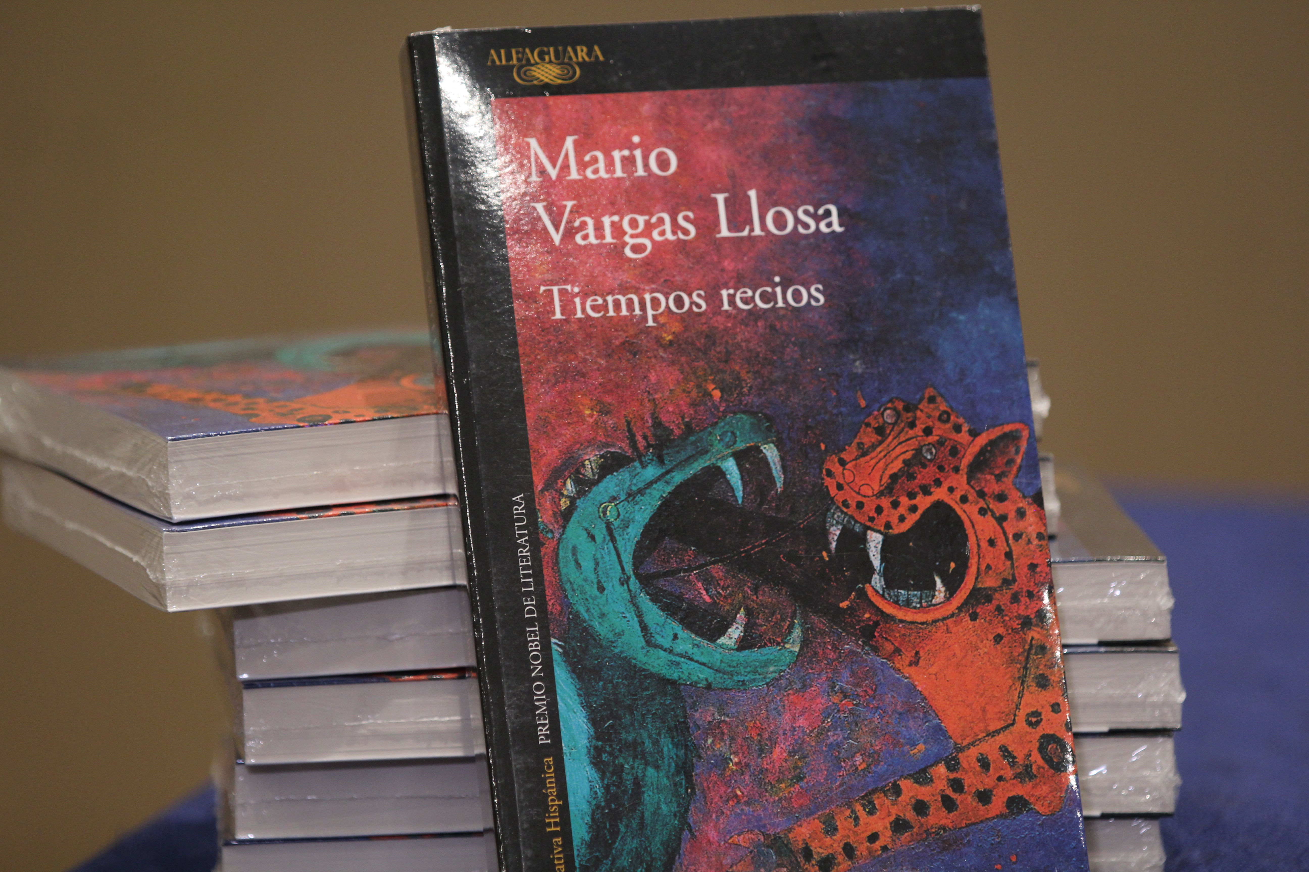 Mario Vargas Llosa: los libros y obras con los que se convirtió en uno de los escritores del "boom" latinoamericano. (Foto Prensa Libre: Hemeroteca PL)'