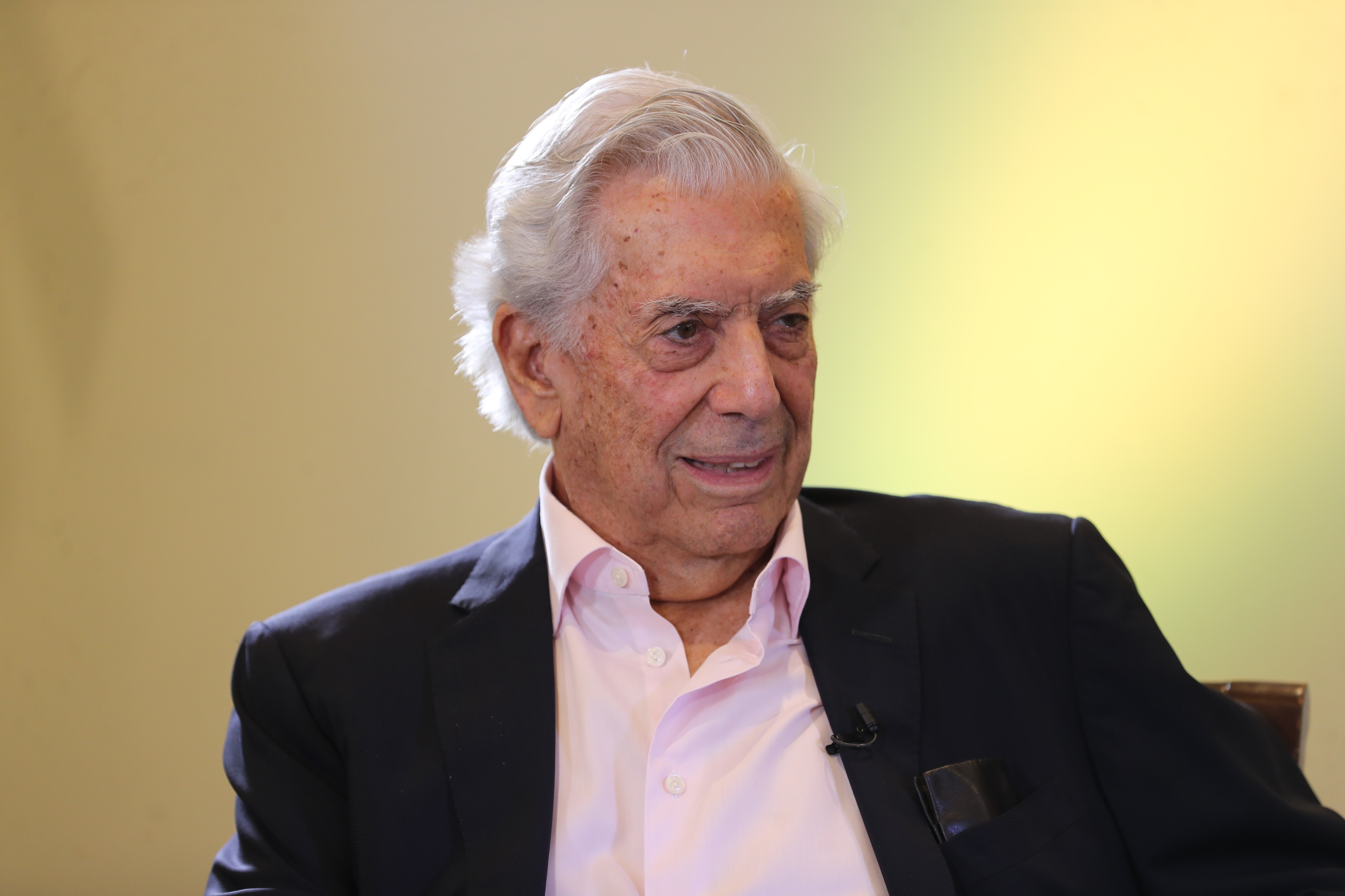 El escritor Vargas Llosa describió su relación con Guatemala: 