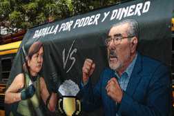 Estudiantes de la Universidad San Carlos, participan en la 
Huelga de Dolores  que recorre el Centro Histrico en la ciudad capital, la Huelga cumple 127 aos de crtica y stira  por parte de encapuchados de distintas facultades.



Fotografa Esbin Garcia  11-04-25