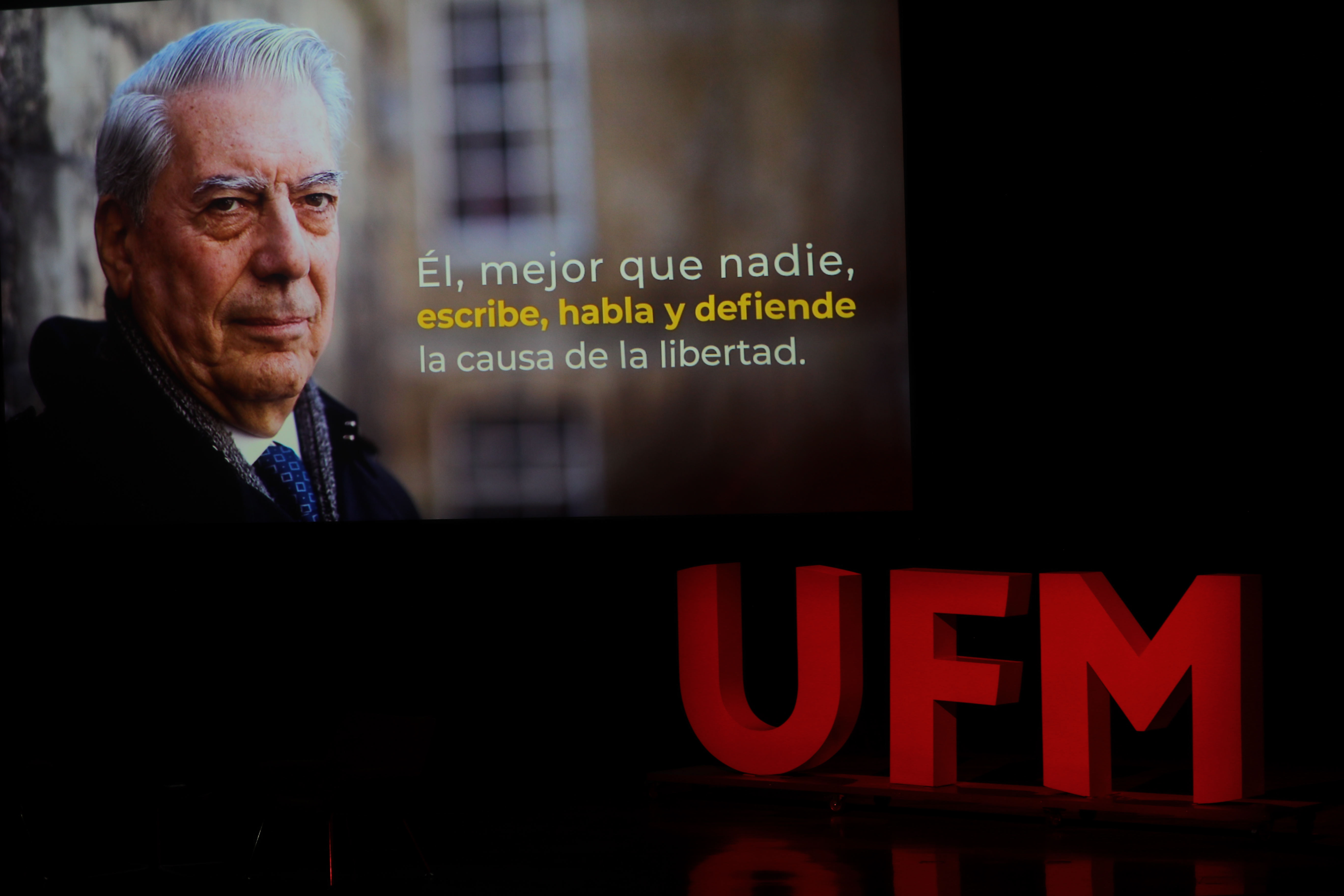 En 2018, Vargas Llosa asistió a un conversatorio en la Universidad Francisco Marroquín para hablar con sus seguidores sobre su libro 