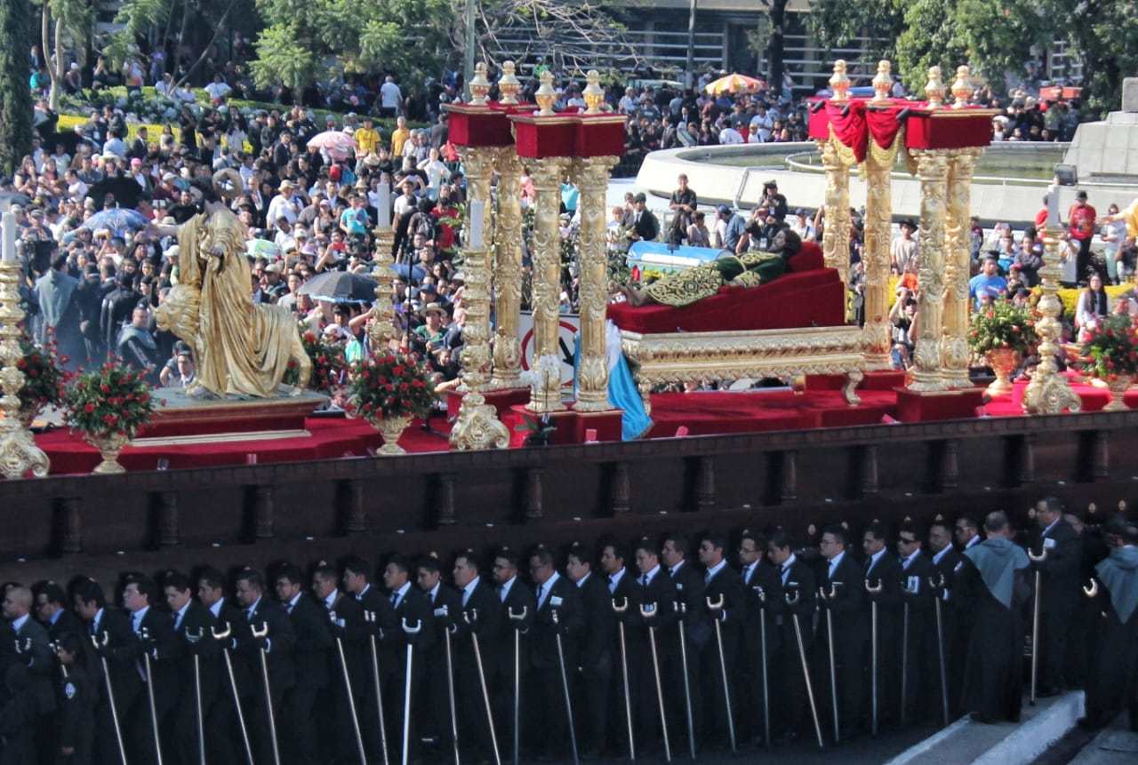 Fotos: Así se vivieron las procesiones de Viernes Santo en Guatemala 2025