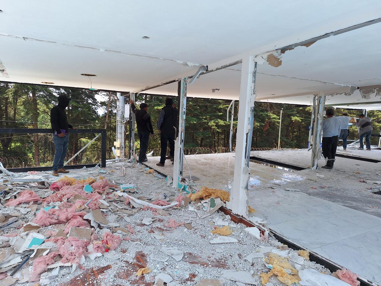 Destruyen apartamentos de lujo construidos para líderes de la MS en Pavoncito