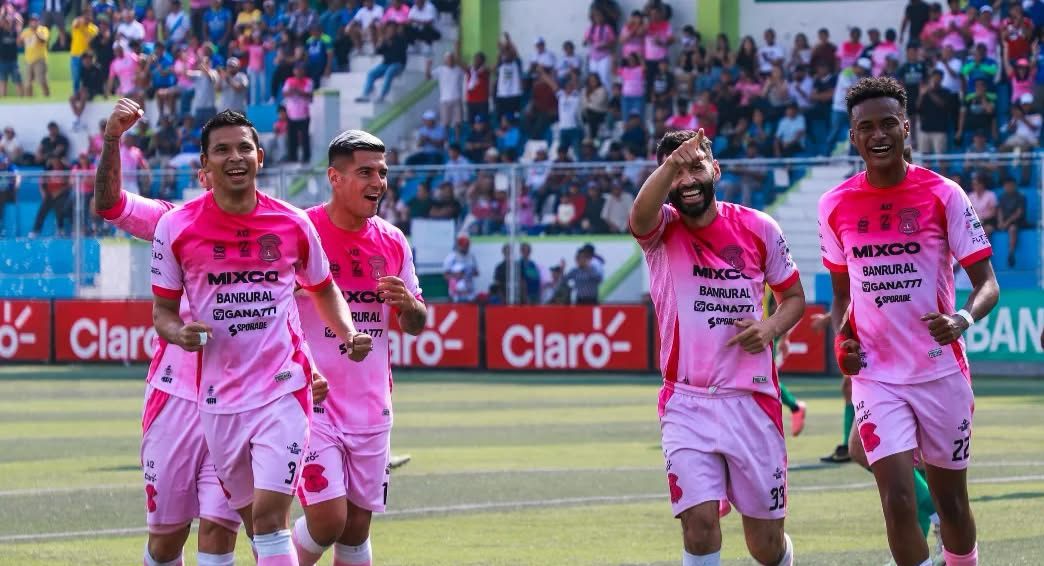 Mixco gana, se olvida del descenso y se mete en puestos de clasificación