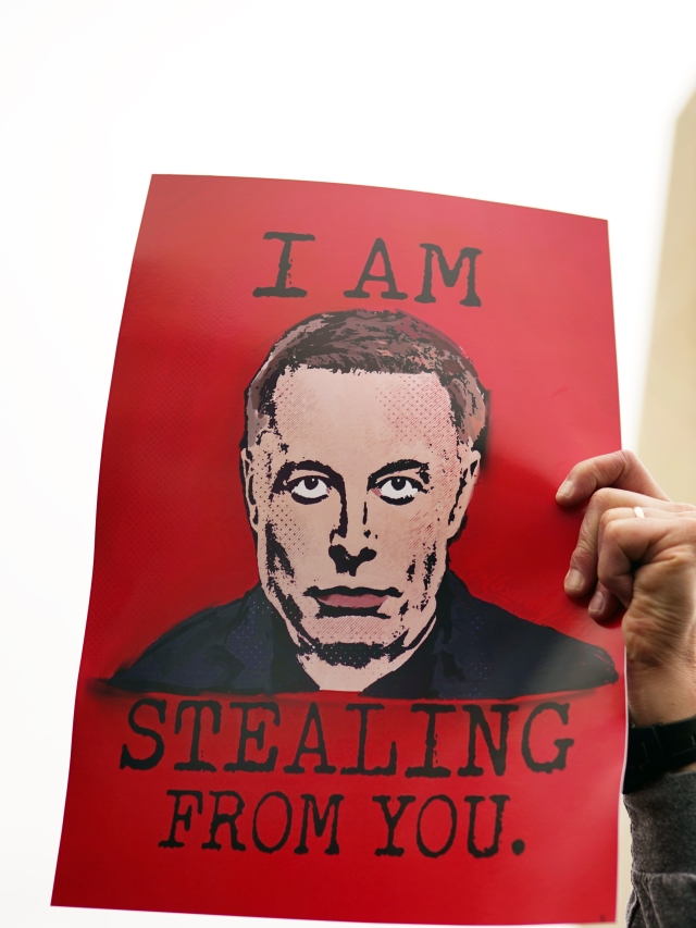 Elon Musk protesta