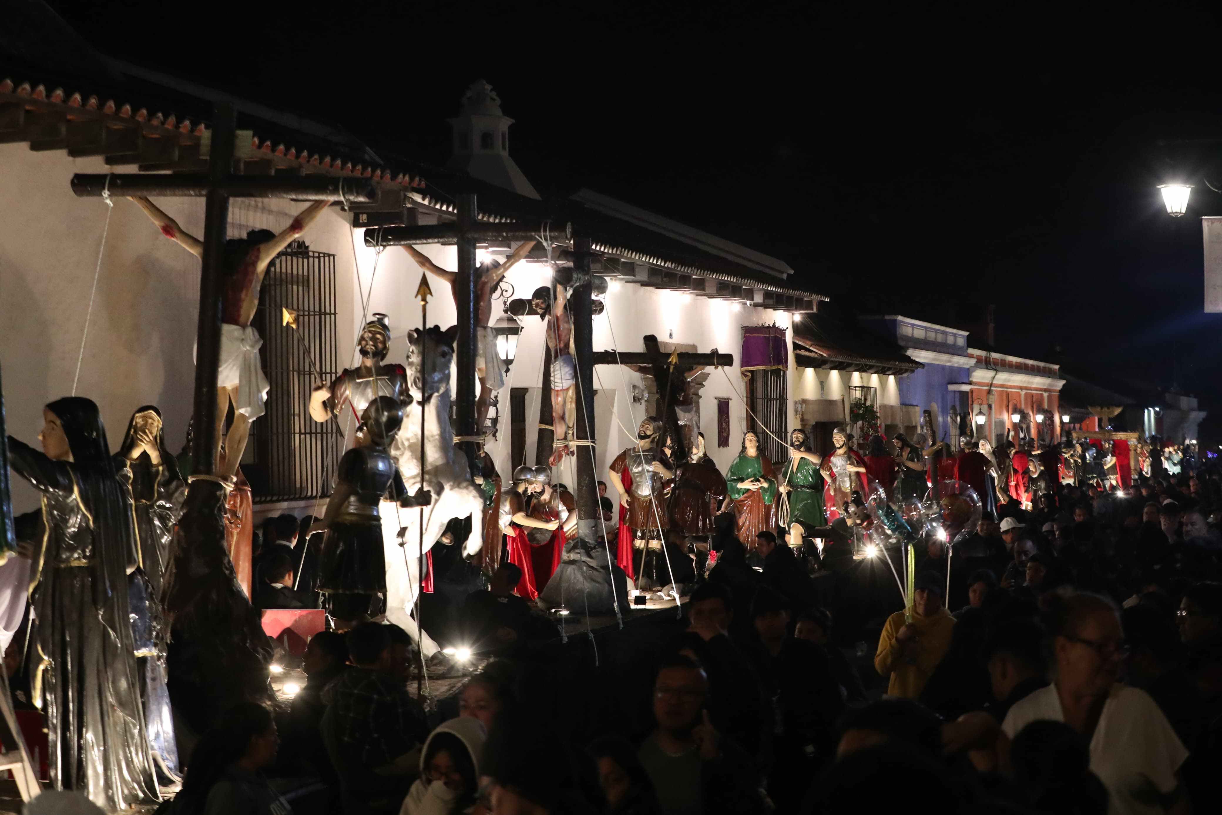 Fotos: Así se vivieron las procesiones de Viernes Santo en Guatemala 2025