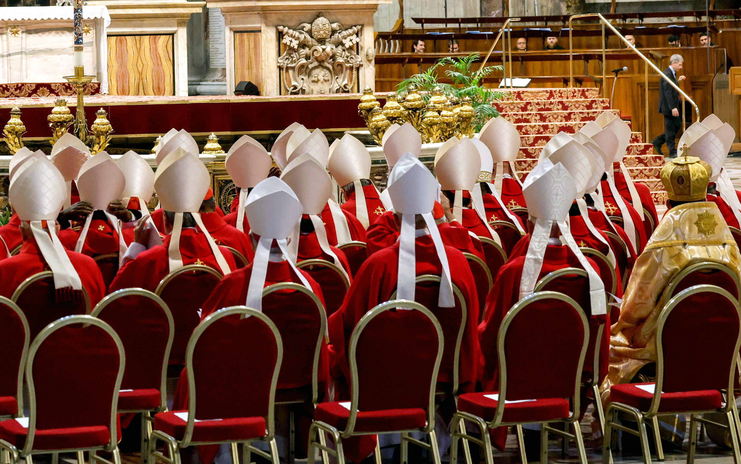 Cónclave juramento secreto