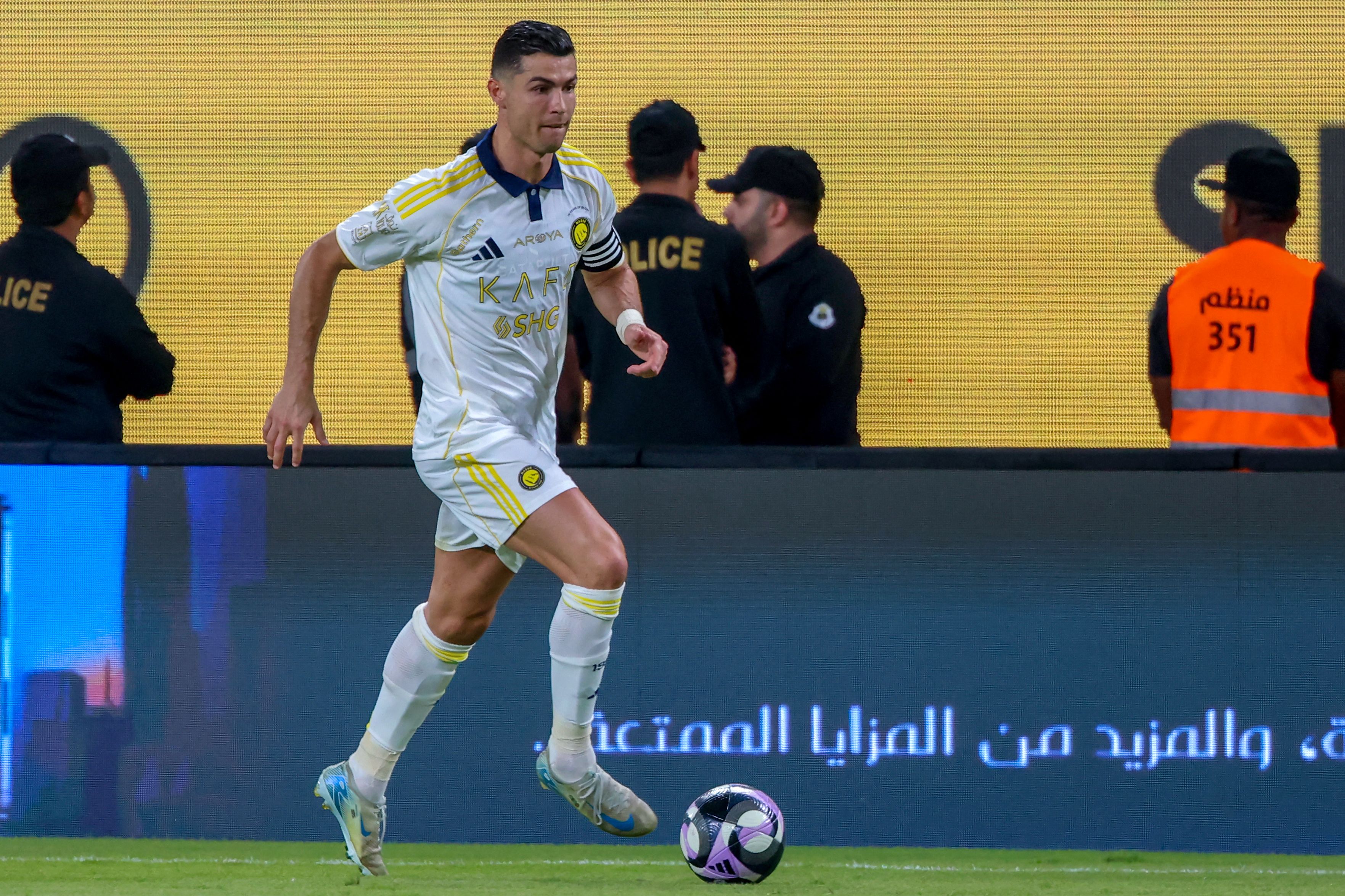 El portugués Cristiano Ronaldo publicó en sus redes sociales un mensaje en el que afirma que es el final del “capítulo” con el Al-Nassr. (Foto Prensa Libre: AFP)