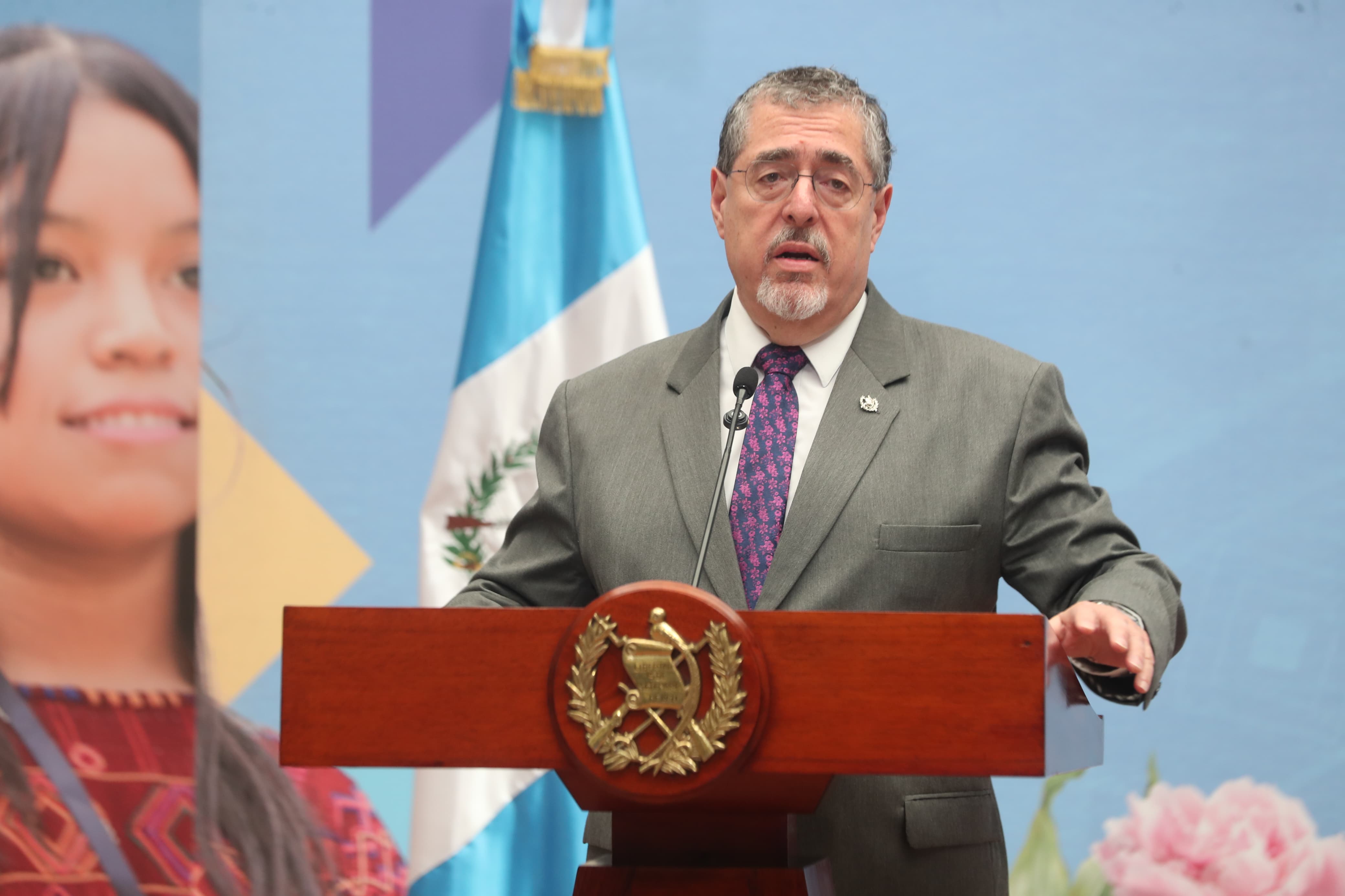 Arévalo dice que envió carta a EE. UU. ante anuncio de posible impuesto a remesas enviadas al país