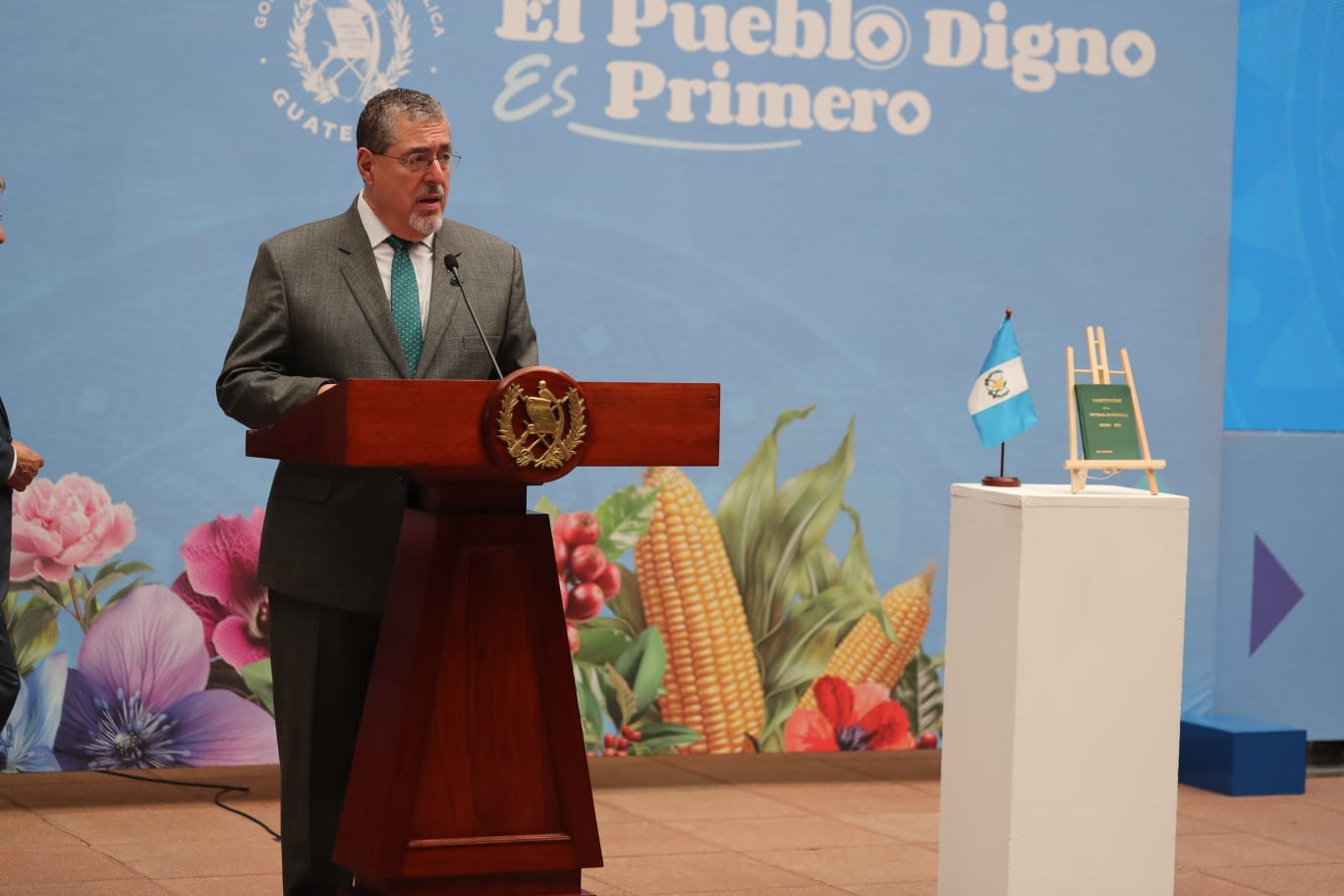 “No es mi tarea estar involucrado en el tema partidario”: Arévalo por la división en Movimiento Semilla