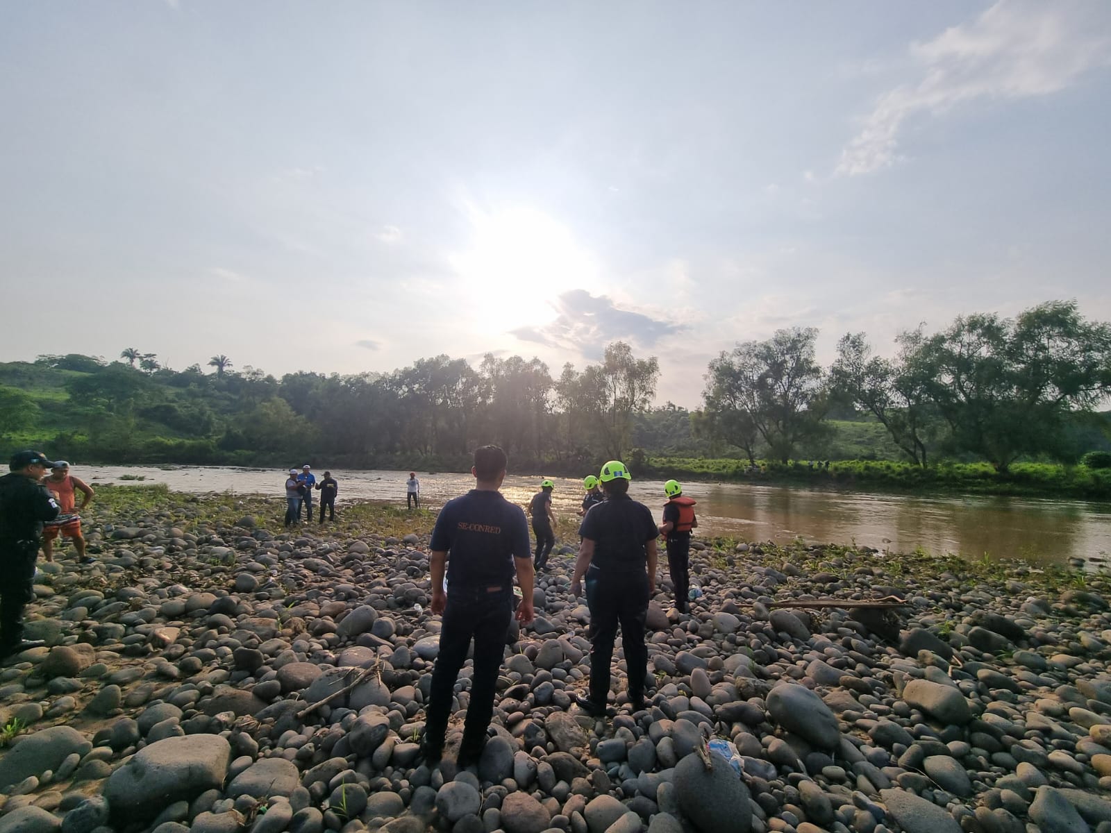 Hallan cuerpos de madre embarazada y su hija en río de Cuyotenango