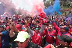 El color a las afueras del Felipe Carrera, donde se jugará el encuentro entre Municipal y Antigua GFC, que definirá al campeón del Torneo Clausura 2025.