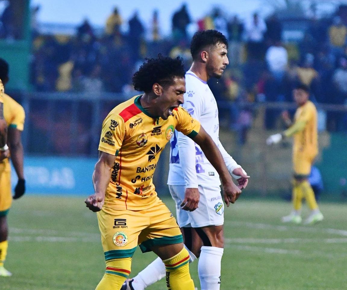 Kennedy Rocha fue autor de uno de los goles de Marquense sobre Comunicaciones.