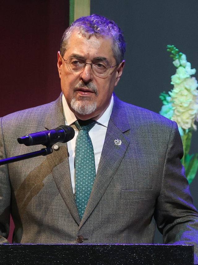 Caja de las Letras del Instituto Cervantes recibe legado del Nobel Miguel Ángel Asturias