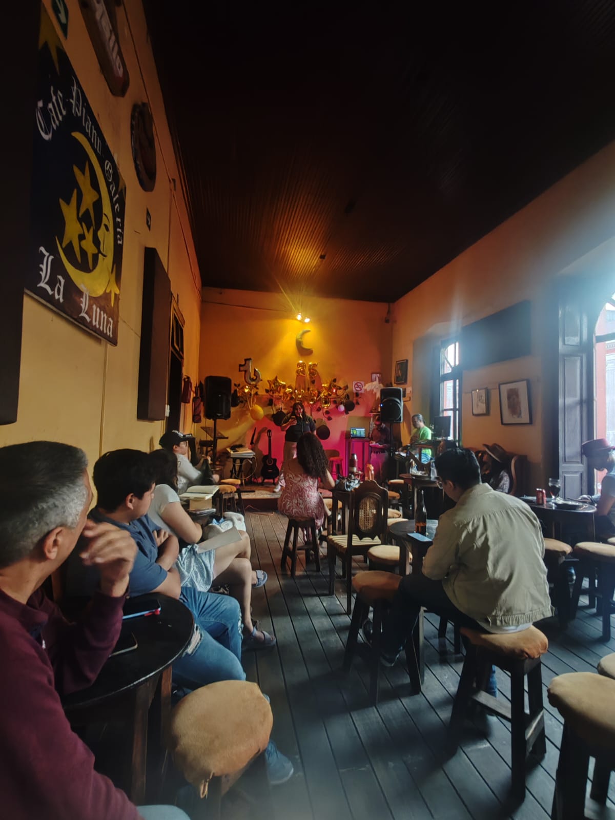 Poesía en vivo: competencia de Poetry Slam Guatemala 2025