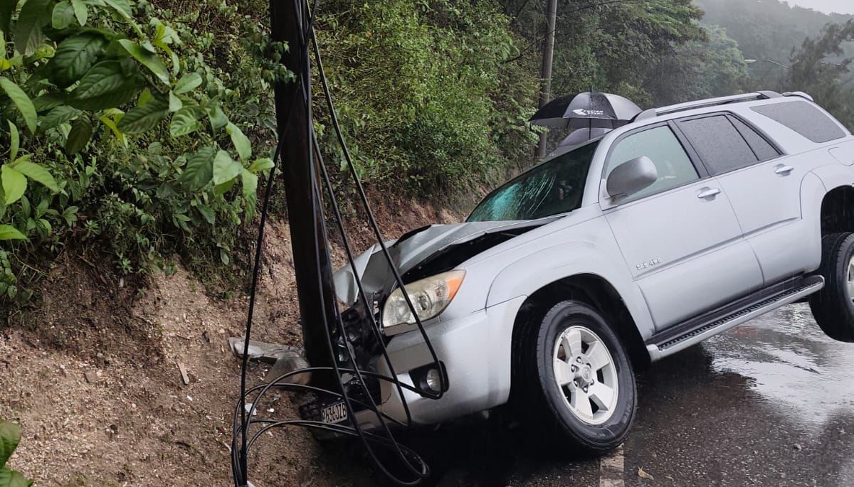 Lluvias intensas y accidentes de tránsito causan caos vial en el área metropolitana