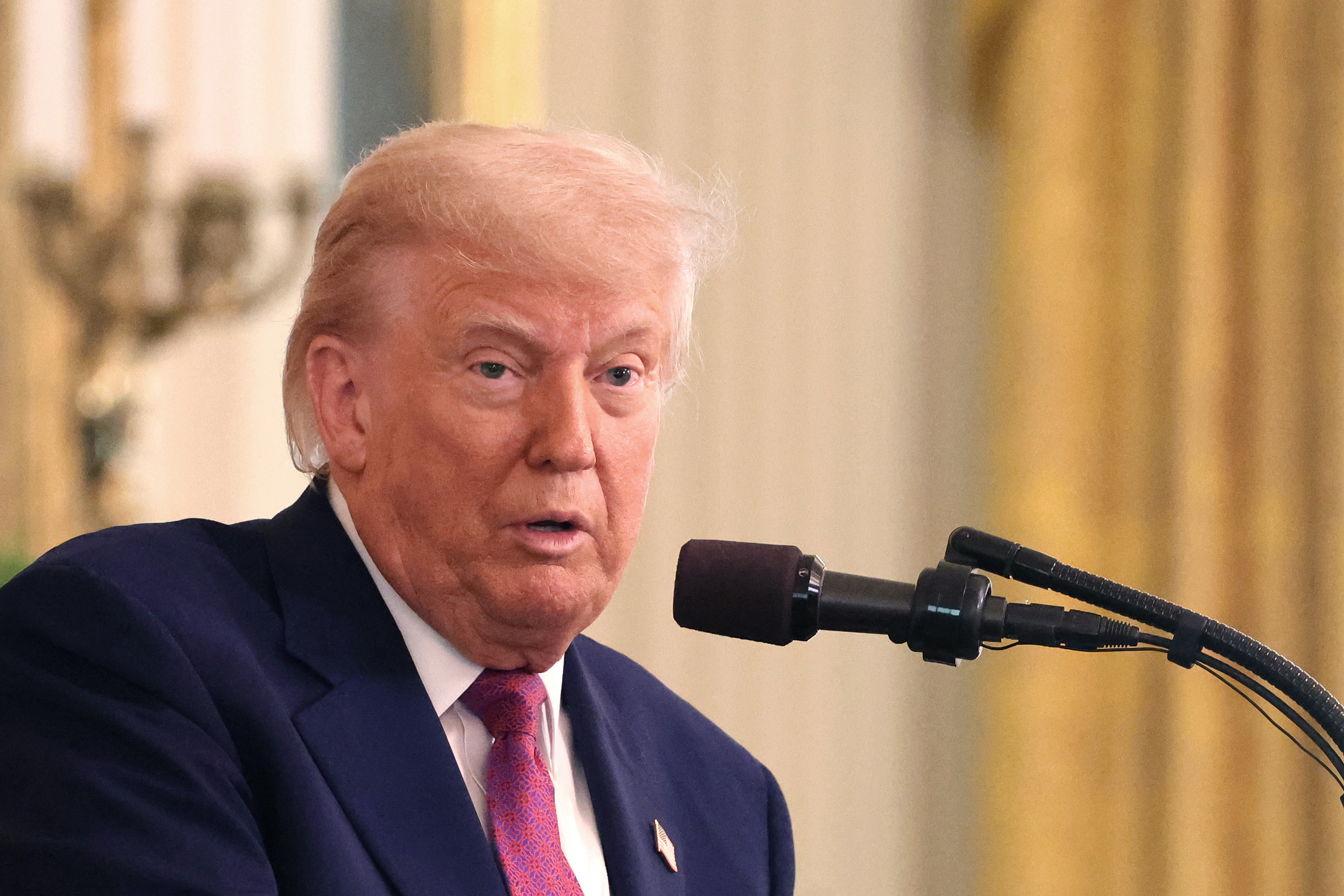 Gobierno de Trump comunica a más de medio millón de migrantes el fin de su permiso humanitario