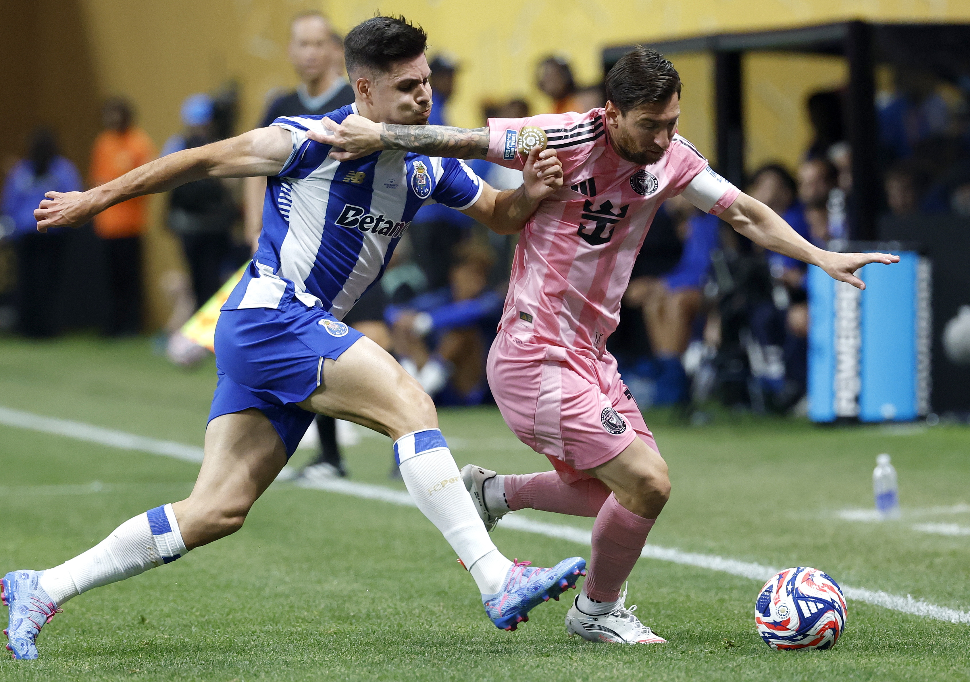 VIDEO | Así fue el golazo de Messi de tiro libre frente a Porto en el Mundial de Clubes 2025
