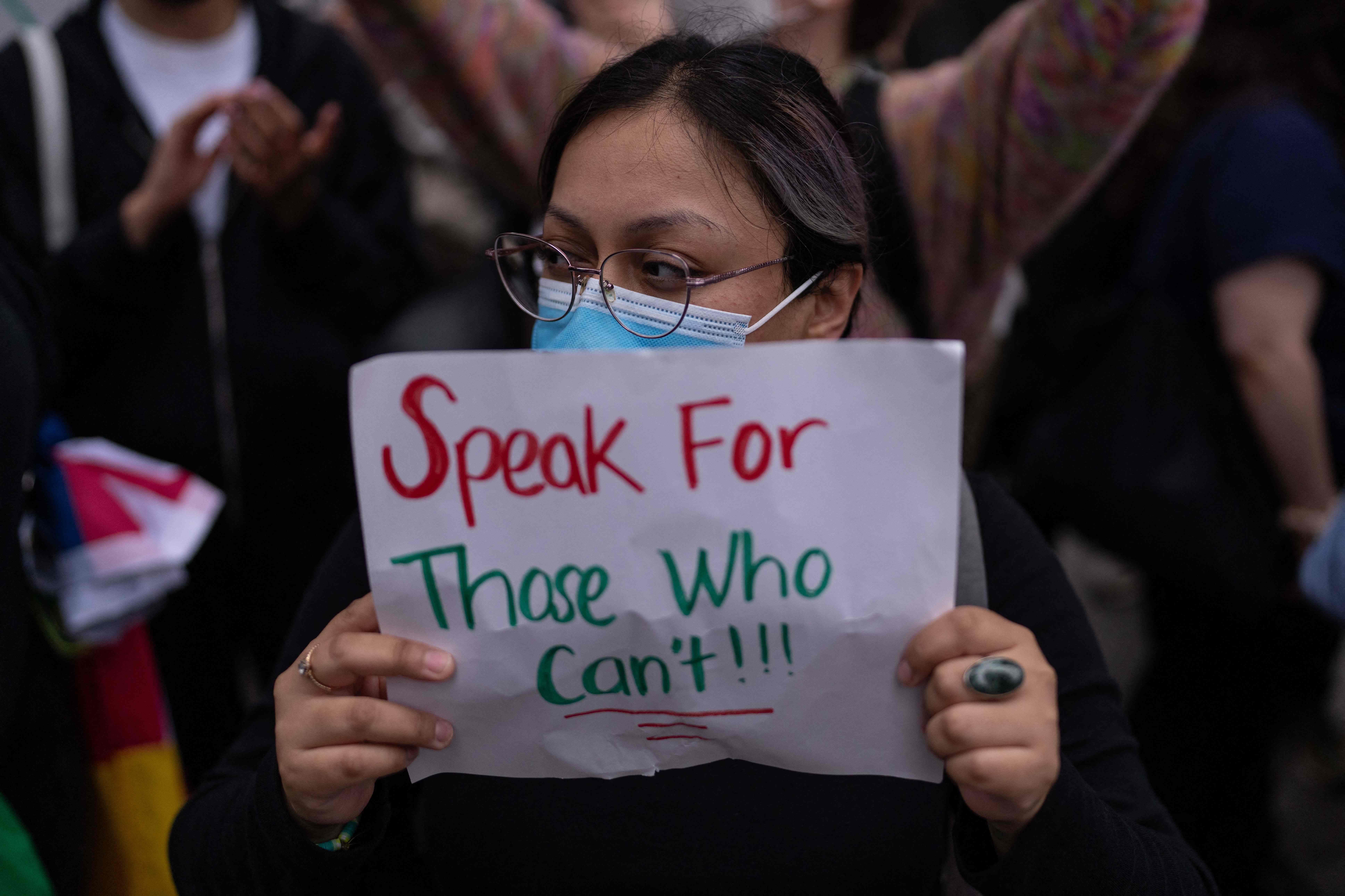 Organizaciones comunitarias y de derechos humanos denunciaron el uso excesivo de la fuerza por parte de las autoridades. (Foto Prensa Libre: AFP)