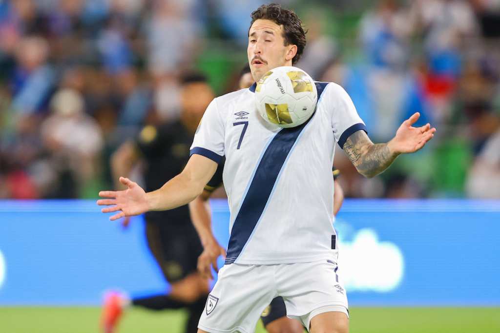 Aarón Herrera de Guatemala frente a Panamá en la Copa Oro de la Concacaf 2025.