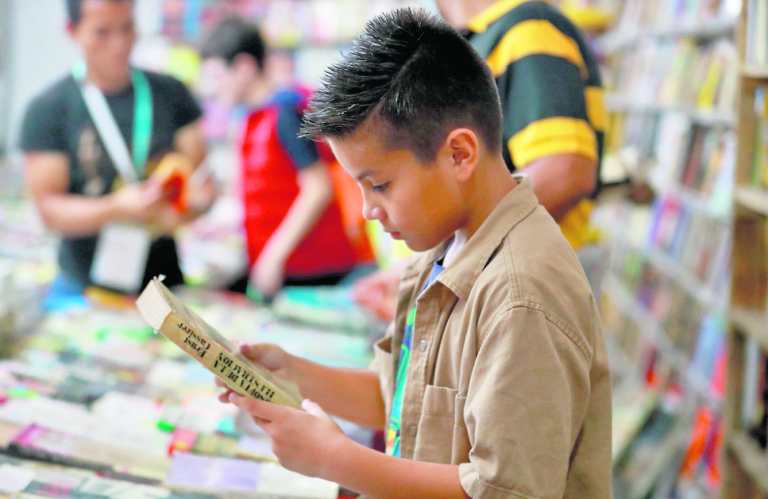 Luis Fernando Ponce y Byron Quiñónez ganan el Premio Marilena López 2