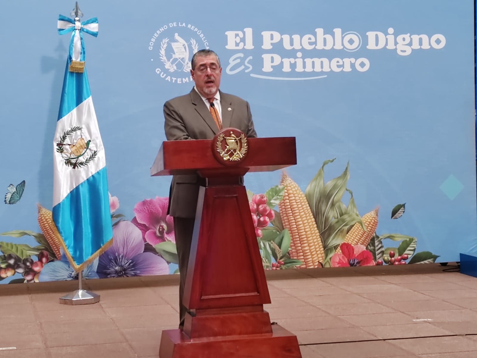 Arévalo dice que iniciaron procesos disciplinarios contra docentes que no han impartido clases