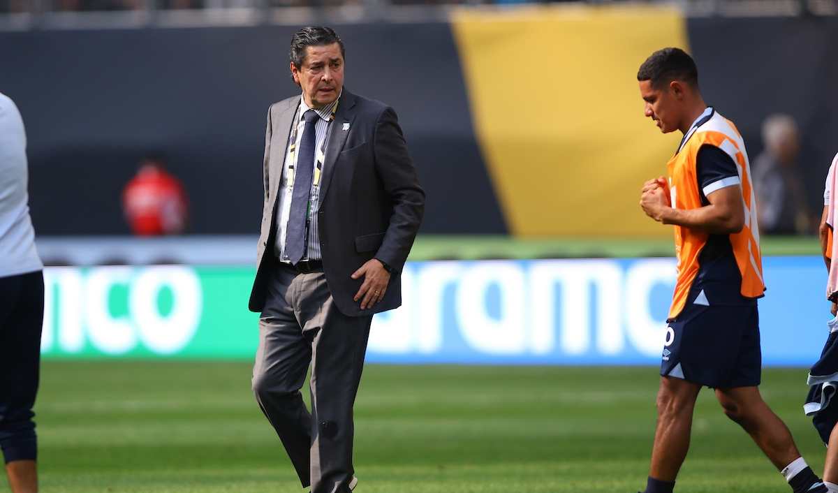 Luis Fernando Tena, coach of Guatemala, celebrates the pass to the semifinals during the match between Canada and Guatemala of the Gold Cup of the Concacaf 2025.