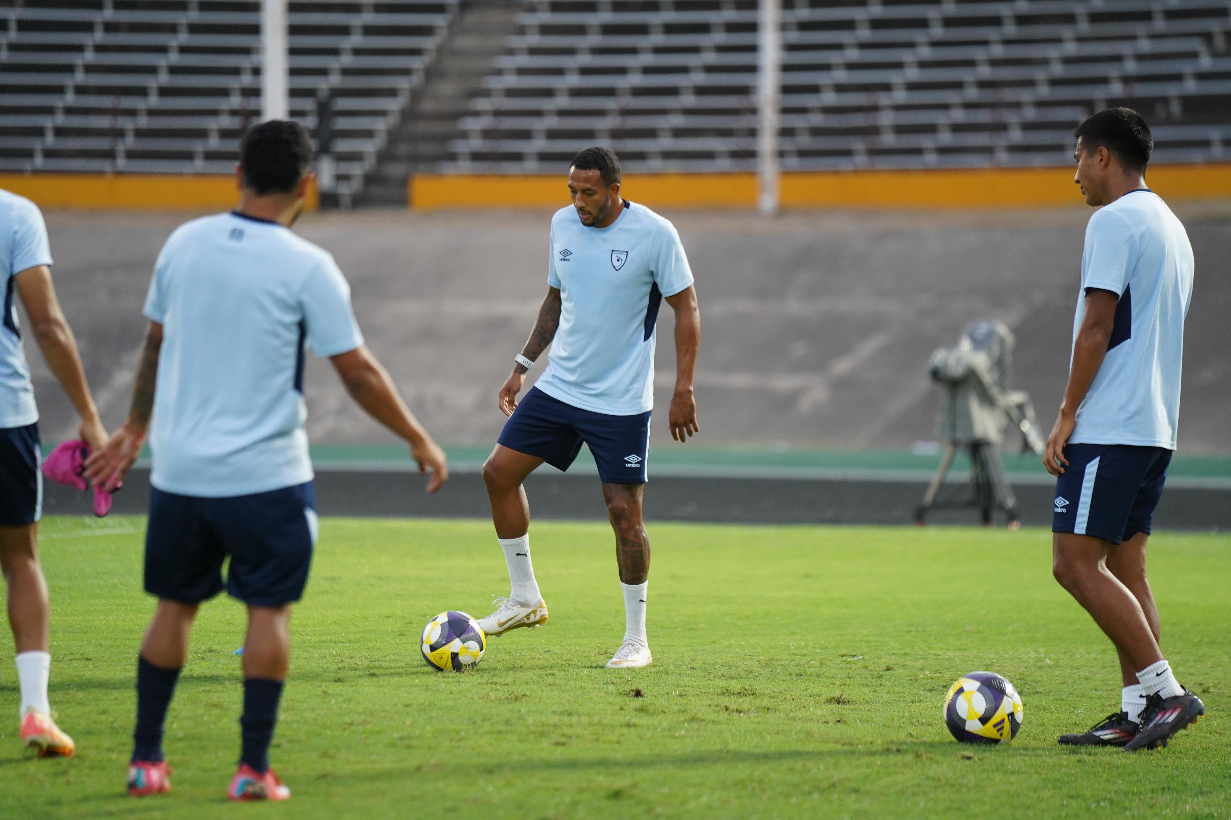 La Selección de Guatemala se entrena en Kingston y se alista para el duelo contra Jamaica