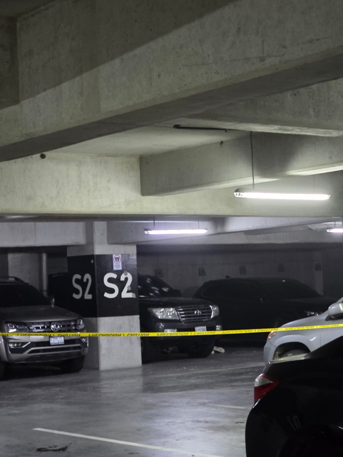 Las autoridades llegan al lugar de los hechos para la investigación correspondiente. (Foto Prensa Libre: CBM)