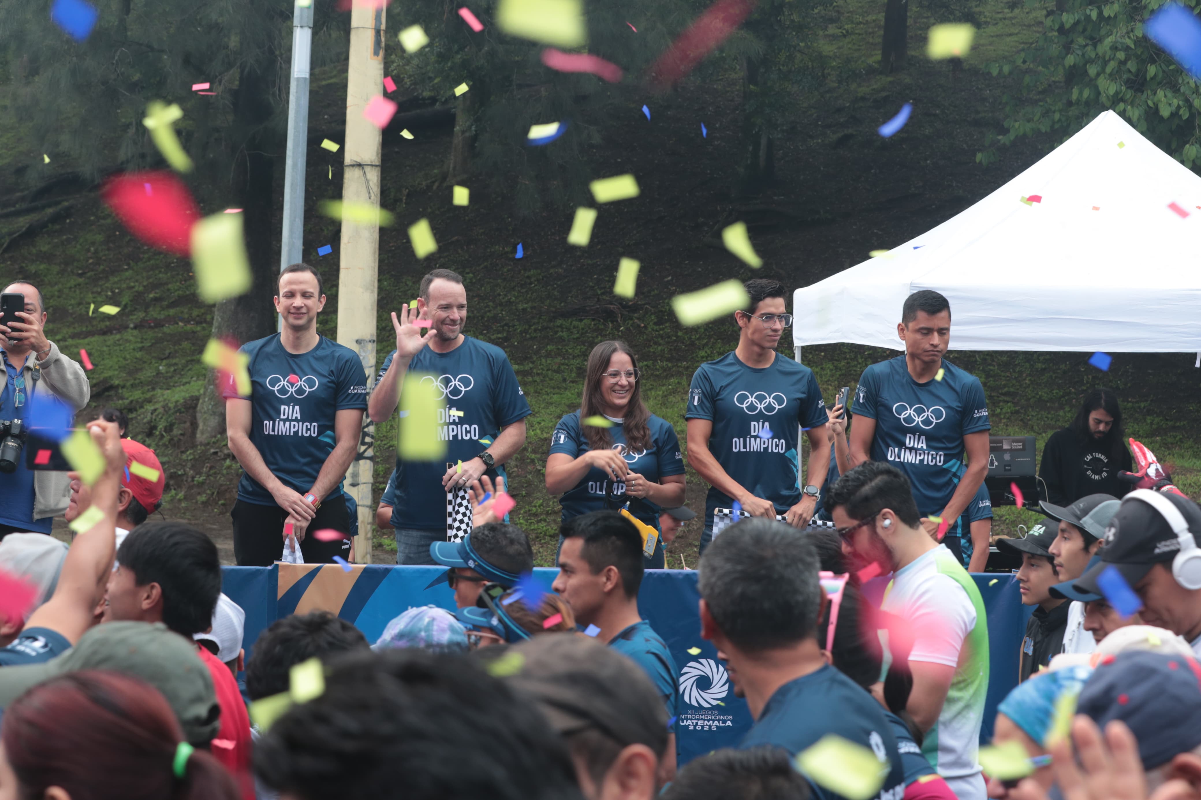 Medallistas olímpicos acompañan a más de 6 mil corredores en la Carrera del Día Olímpico 2025