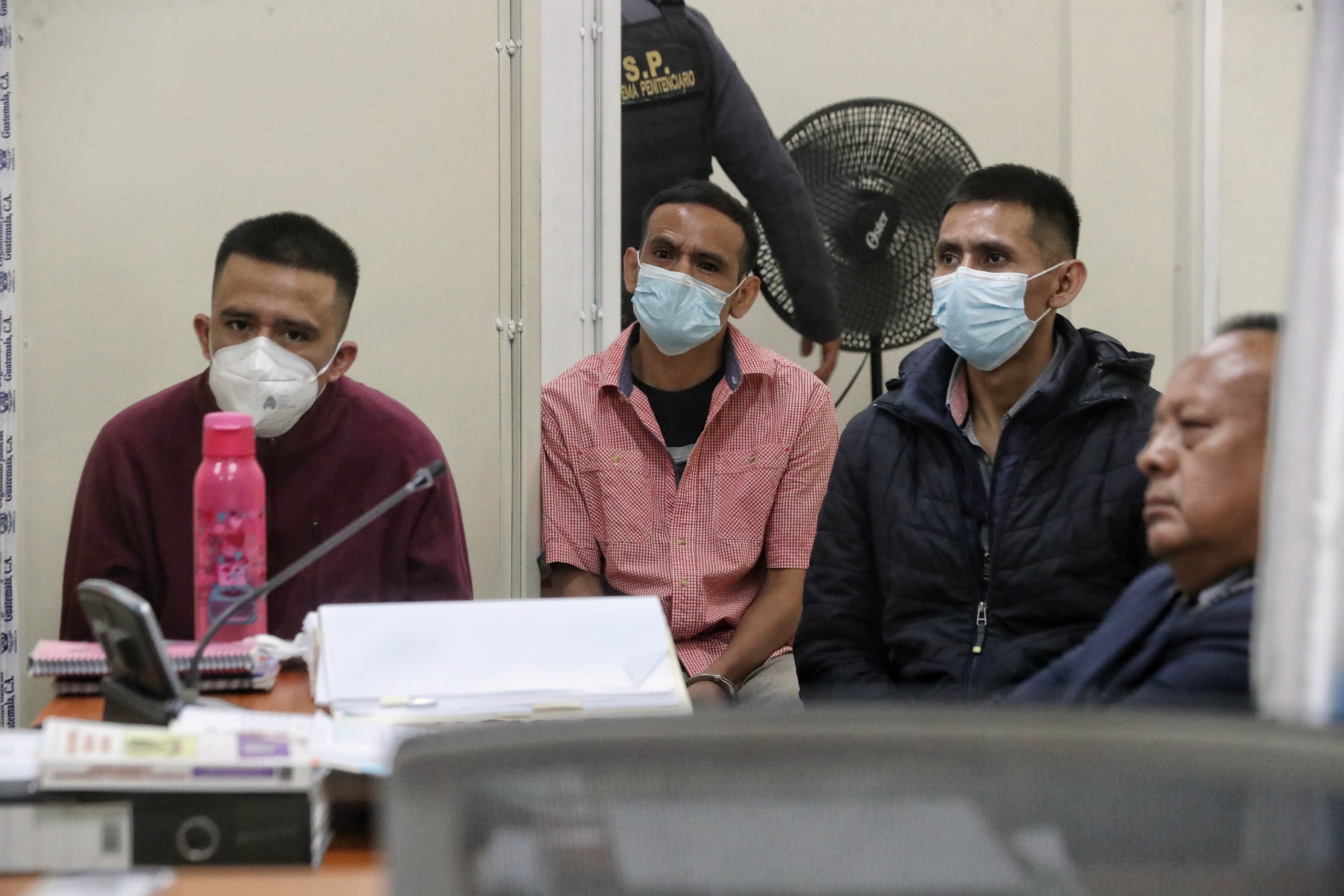 Padre de Génesis Ixcajoc exige justicia mientras el juicio de presuntos asesinos de su hija se aplaza