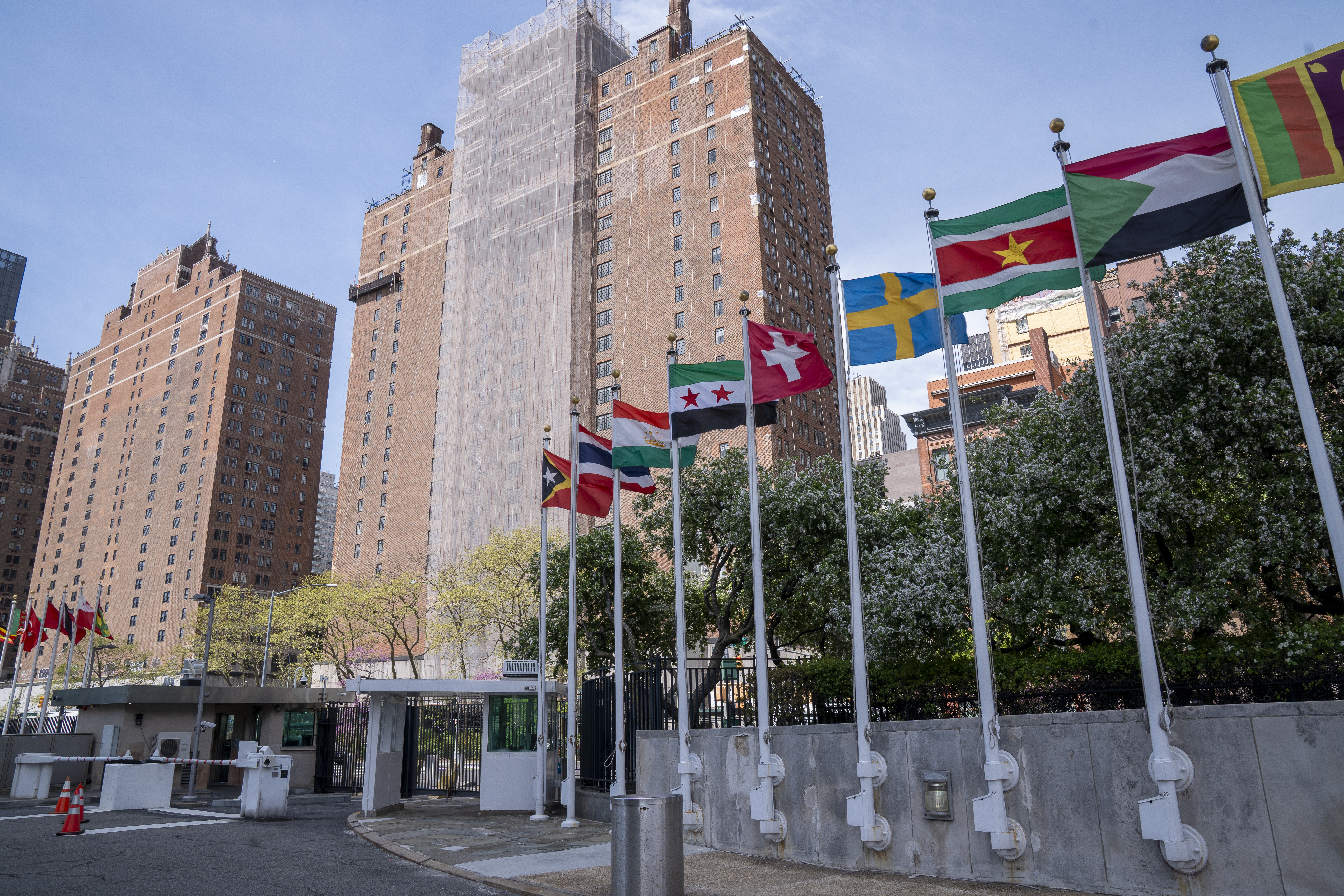 Fotografía de archivo de archivo del 25 de abril de 2025 de la fachada de la sede de las Naciones Unidas, en Nueva York, Estados Unidos. 
(Foto Prensa Libre: EFE)