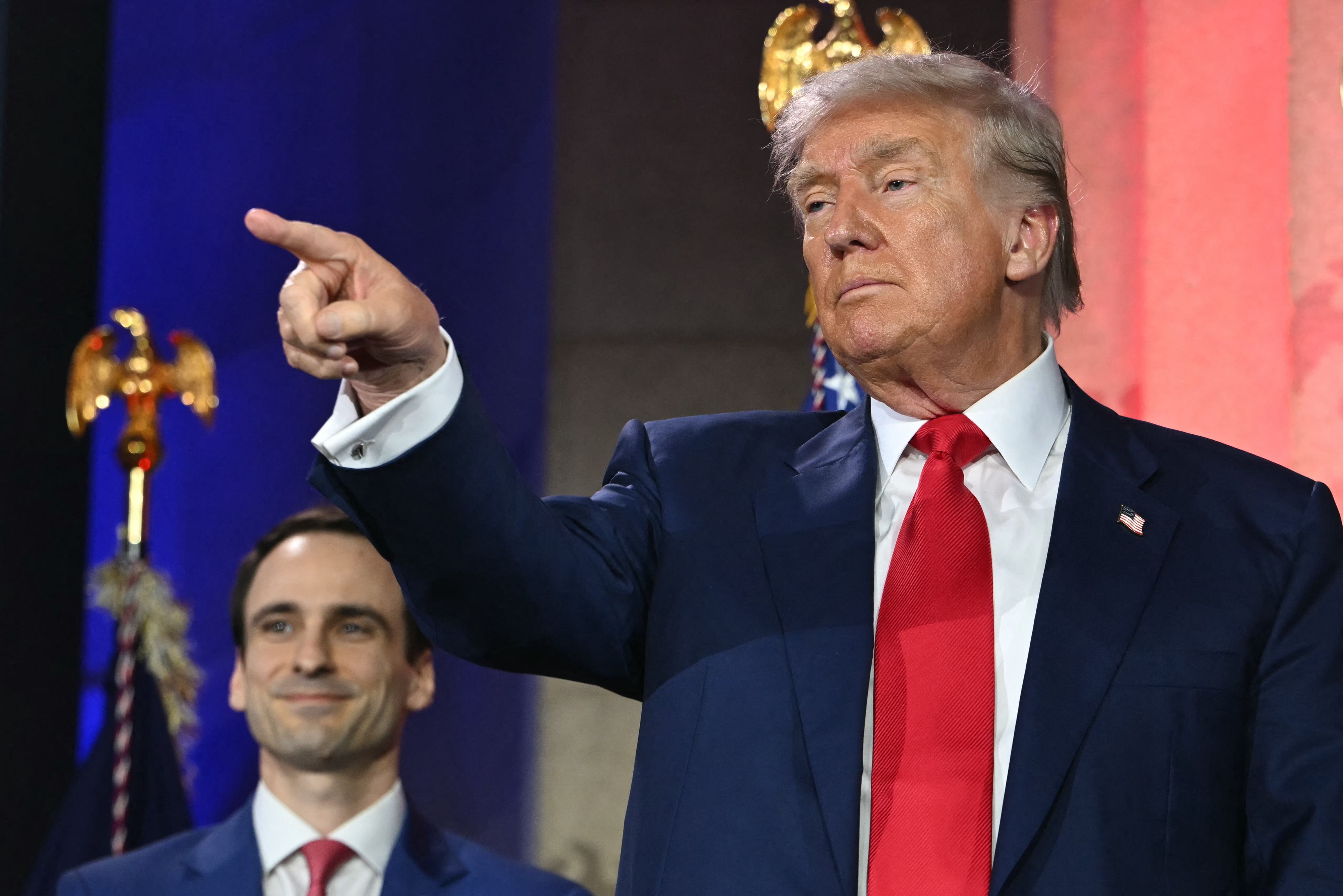 El presidente Trump habría sido informado sobre detalles de los archivos Epstein, donde aparecería su nombre. (Foto Prensa Libre: AFP)