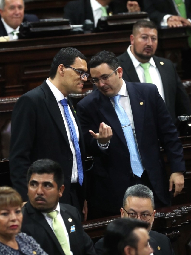 Samuel Perez y Jose Carlos Sanabria en el Congreso de Guatemala