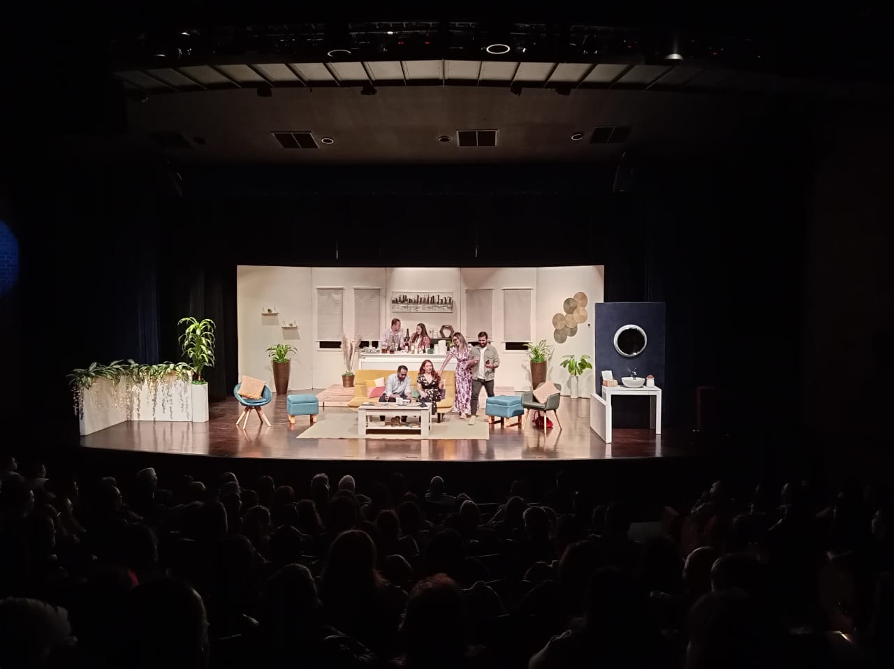 Presentan preestreno de la obra “Perfectos desconocidos” a suscriptores de Prensa Libre