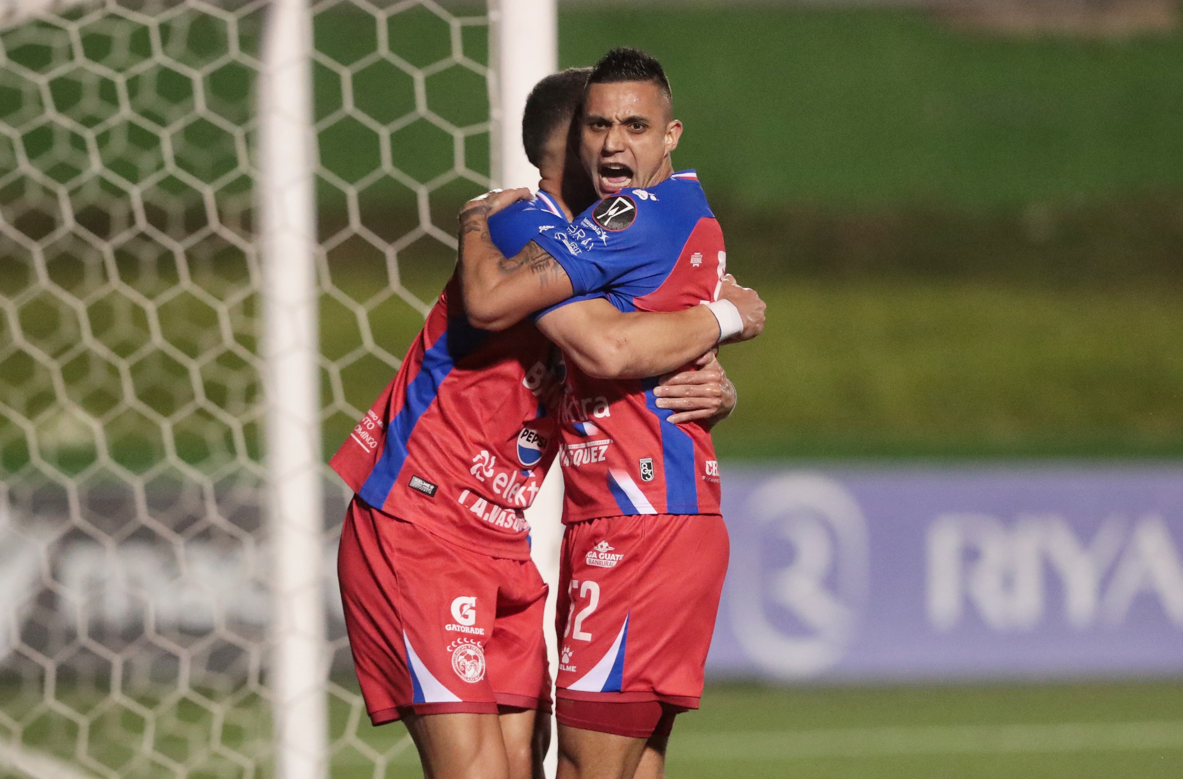 Jorge Aparicio, mediocampista de Xelajú MC, fue una de las figuras destacadas en la victoria 3-0 frente al Club Deportivo Águila de El Salvador.( Foto Prensa Libre: Esbin García)