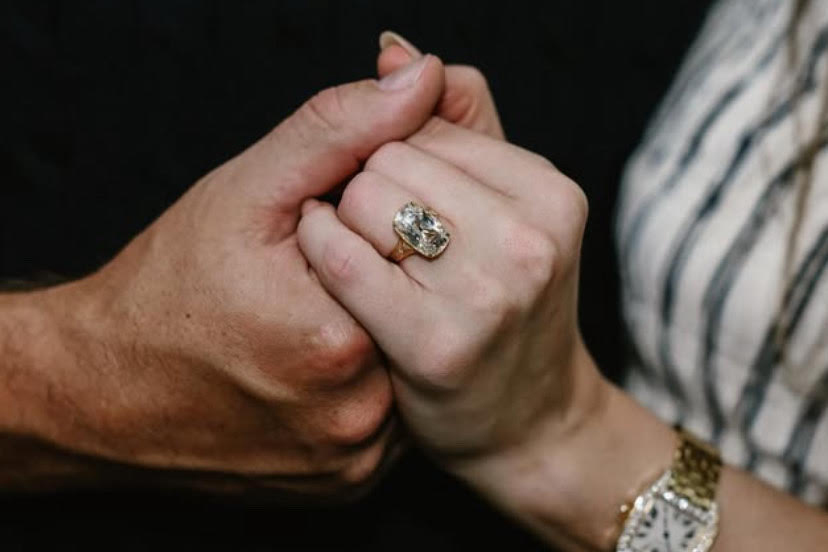 El anillo de compromiso de Taylor Swift: un antiguo diamante diseñado por Travis Kelce'