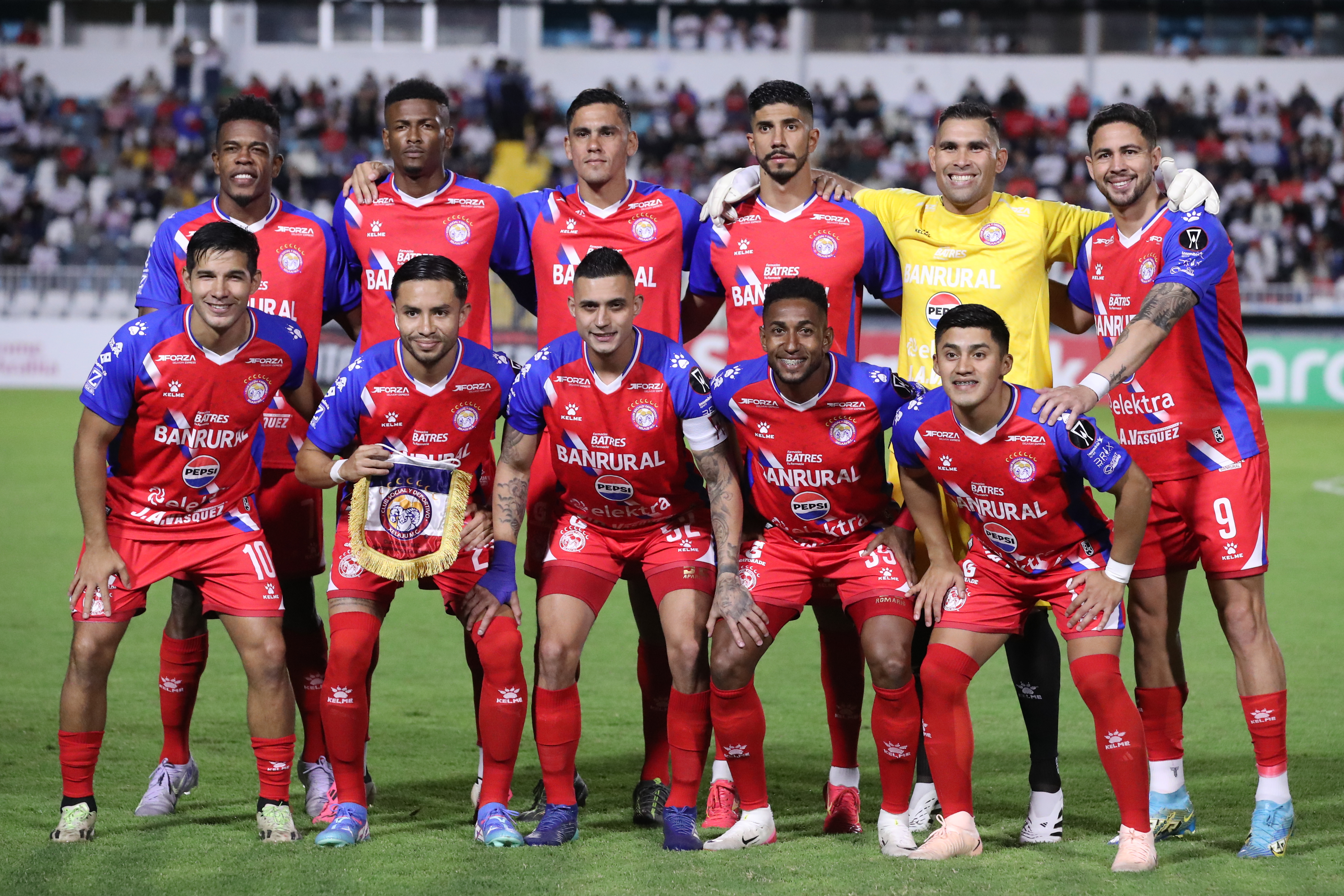 Xelajú MC recibe a Antigua GFC en el último partido de ida de los cuartos de final del Apertura 2025