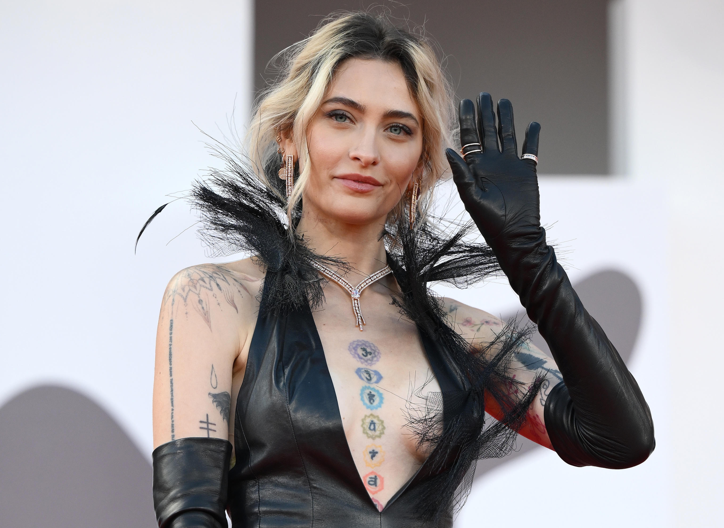 Paris Jackson llega a la proyección de 'Frankenstein' durante el 82º Festival Internacional de Cine de Venecia.  (Foto Prensa Libre: EFE)