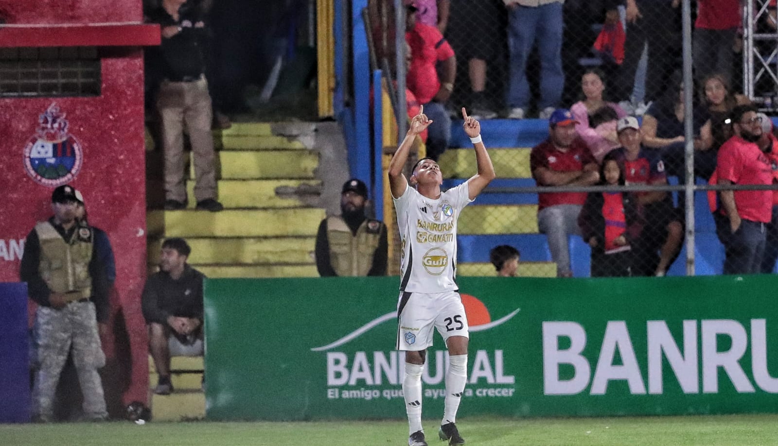 Clásico del futbol guatemalteco